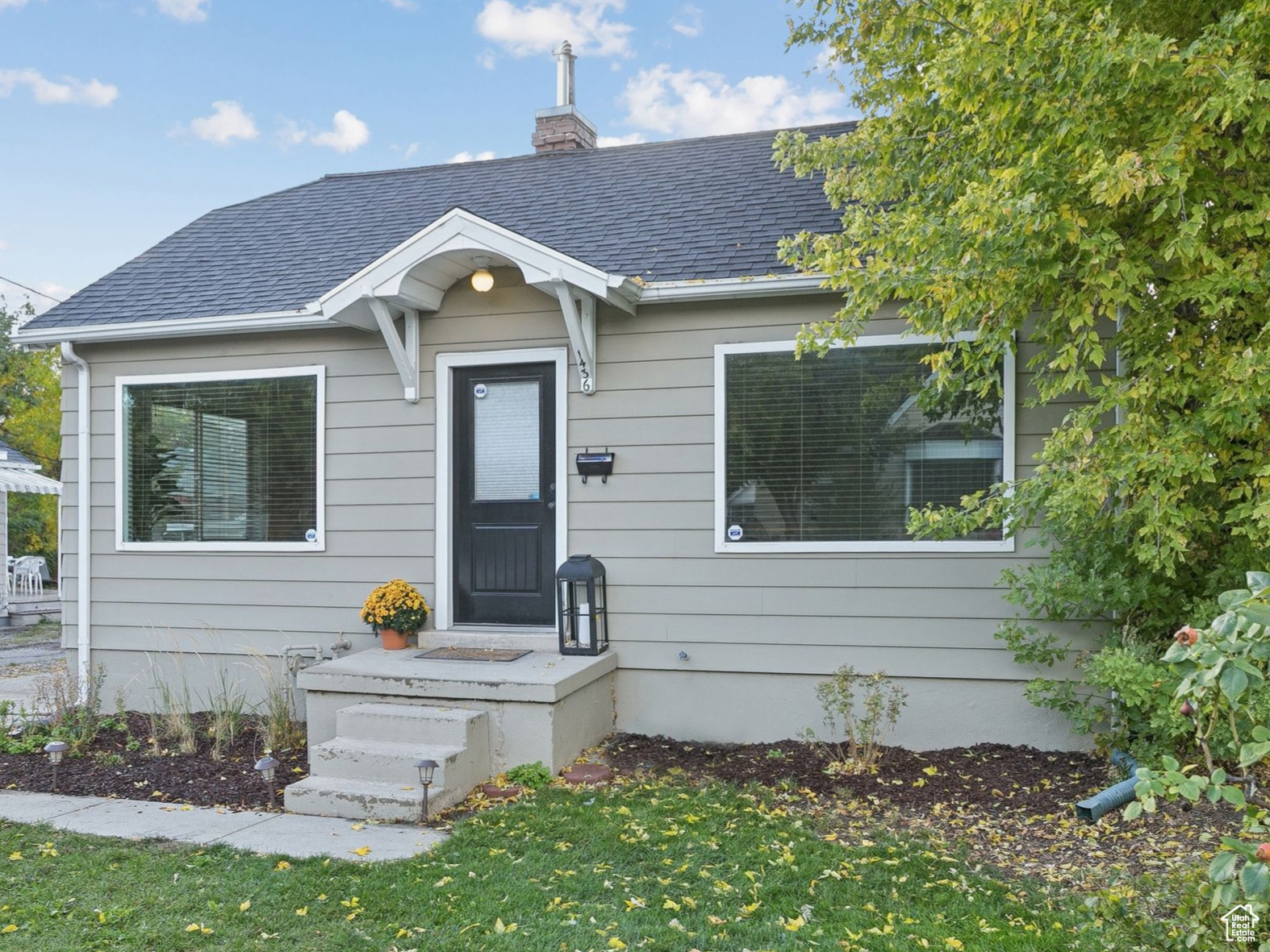 1436 E WOODLAND AVE