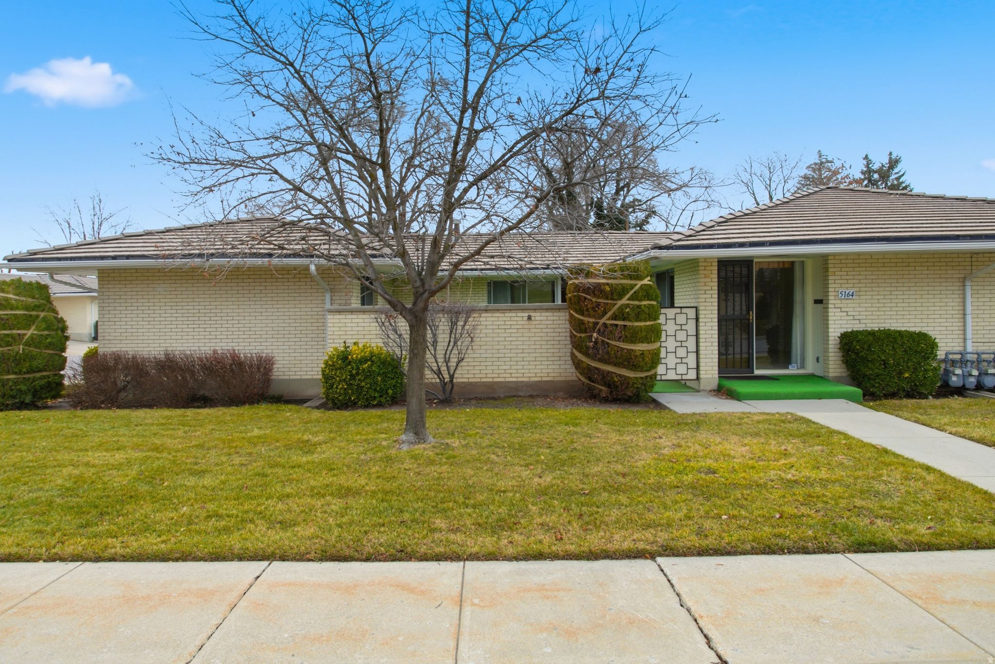 5164 S 1870 E
