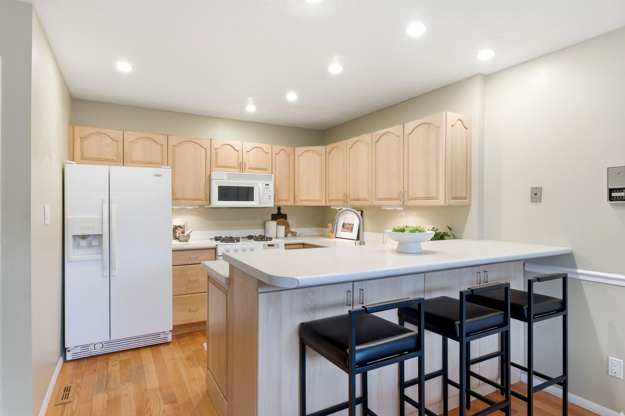 1592 E PARK PL