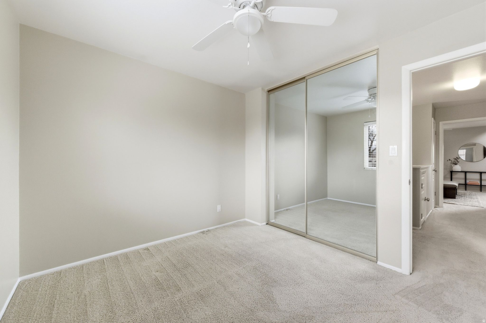 1592 E PARK PL