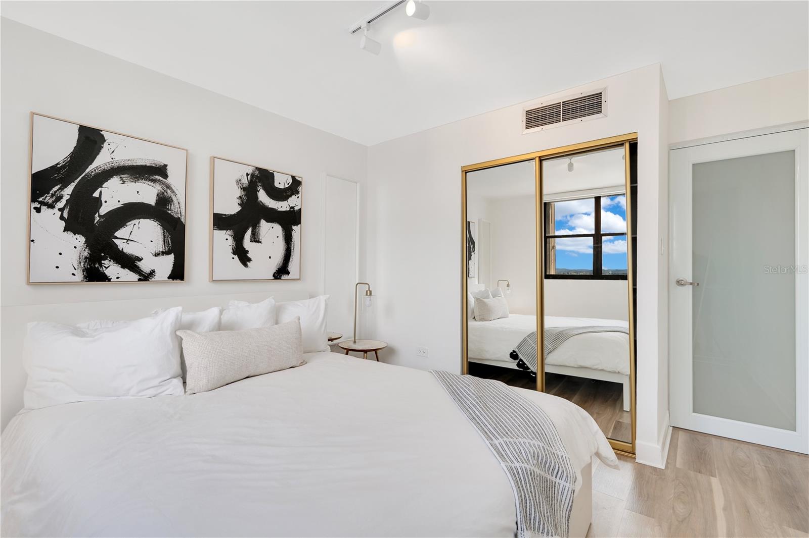 2368 CALLE LAUREL #7-E