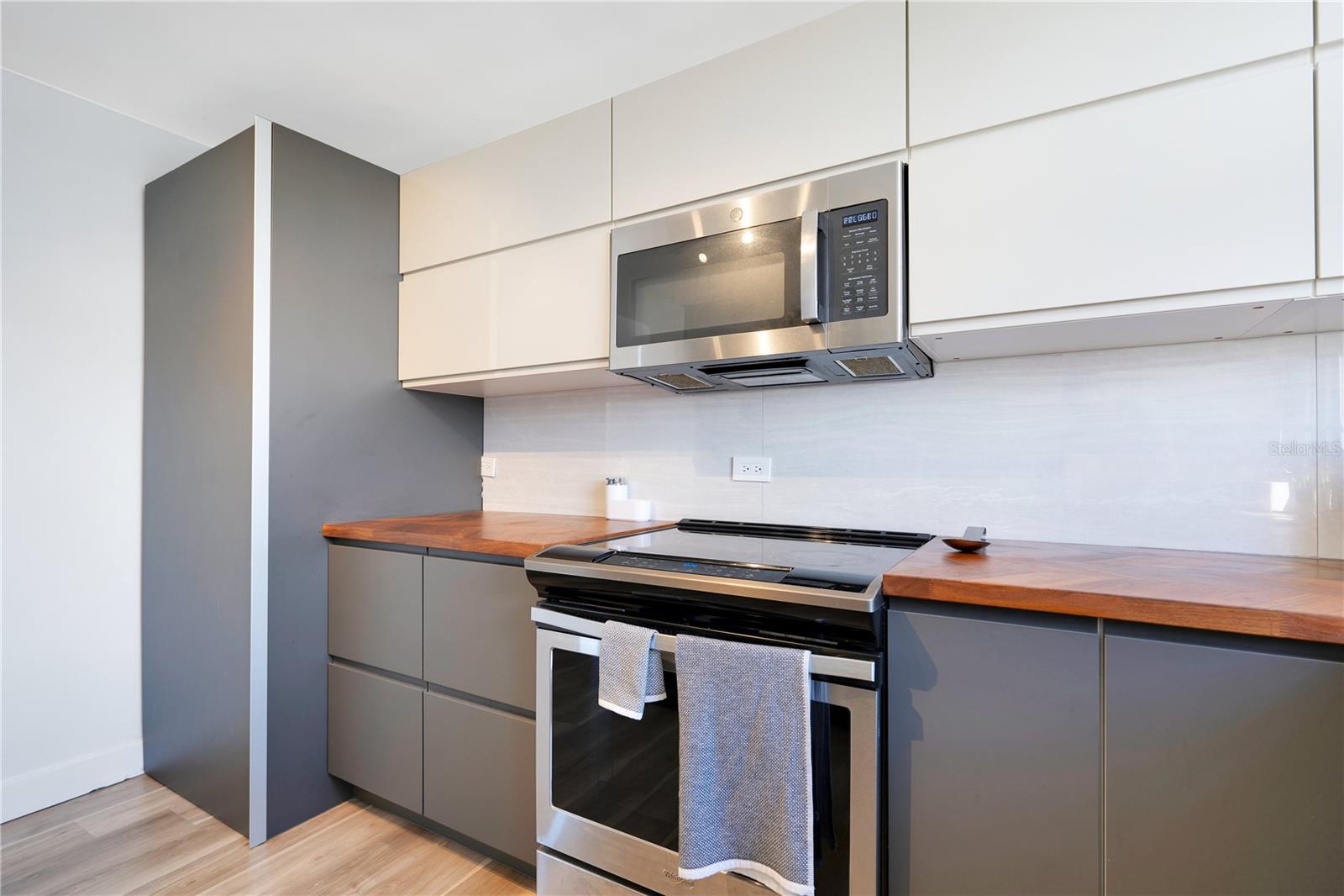 2368 CALLE LAUREL #7-E