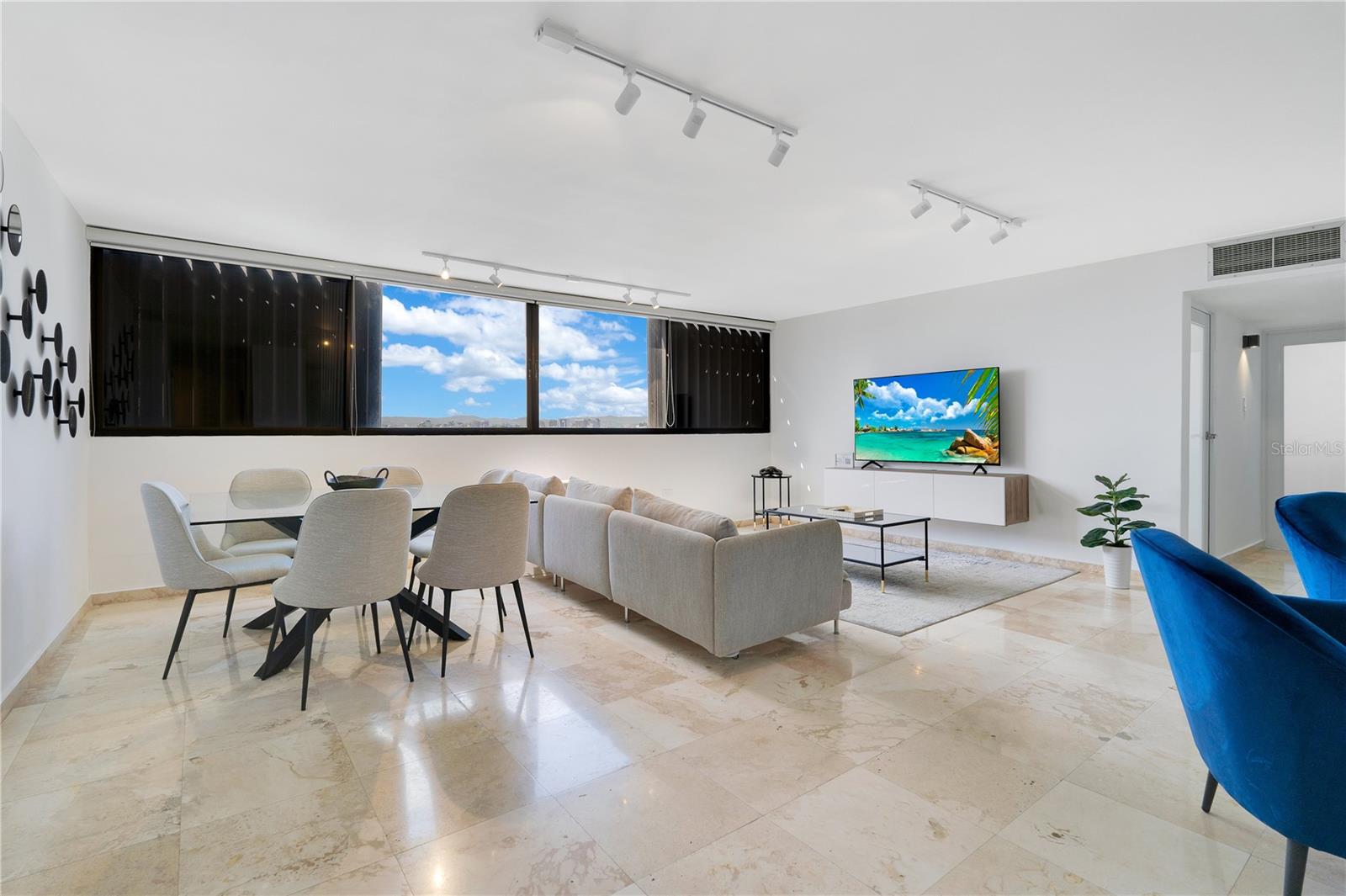 2368 CALLE LAUREL #7-E