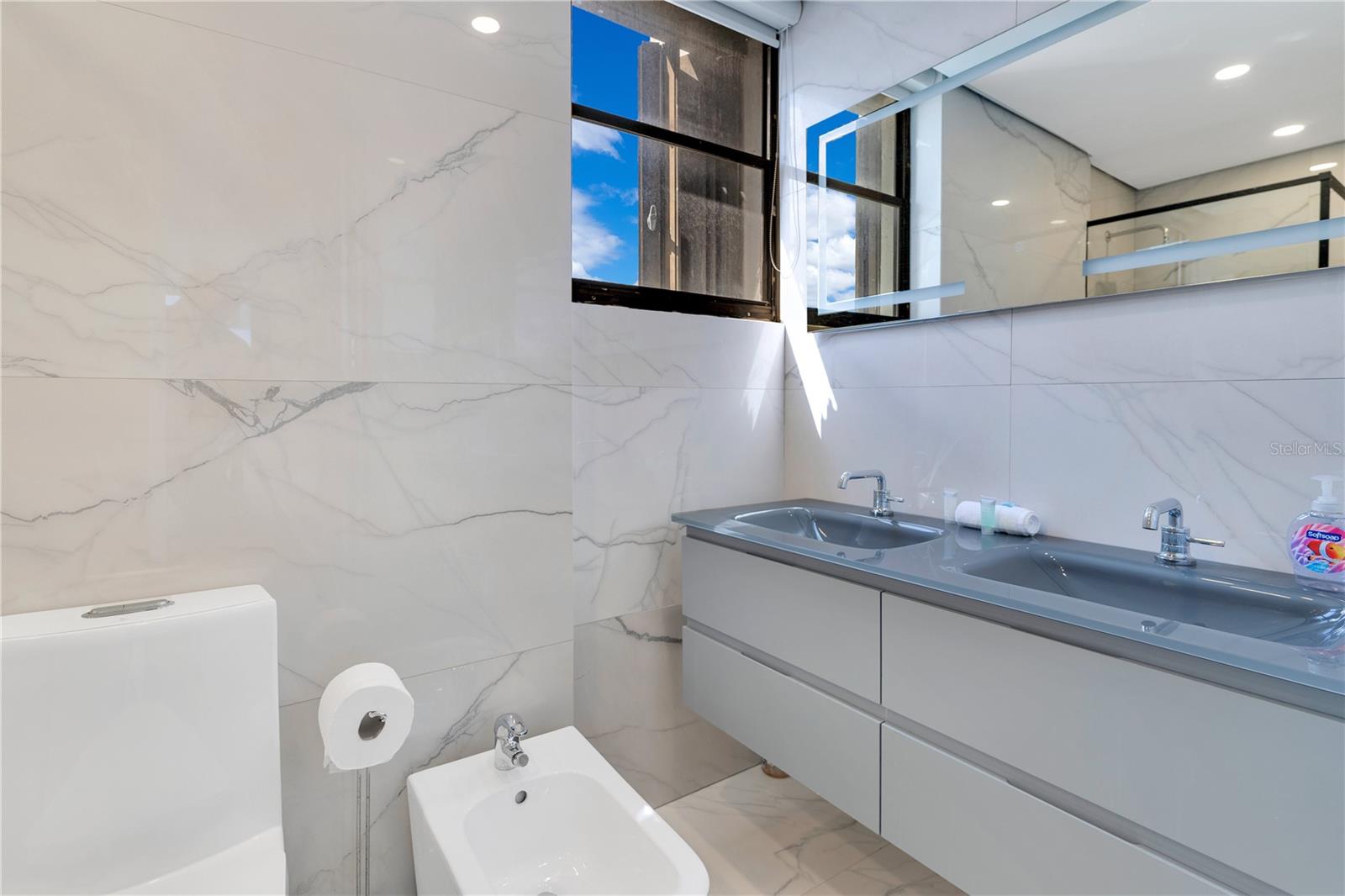 2368 CALLE LAUREL #7-E