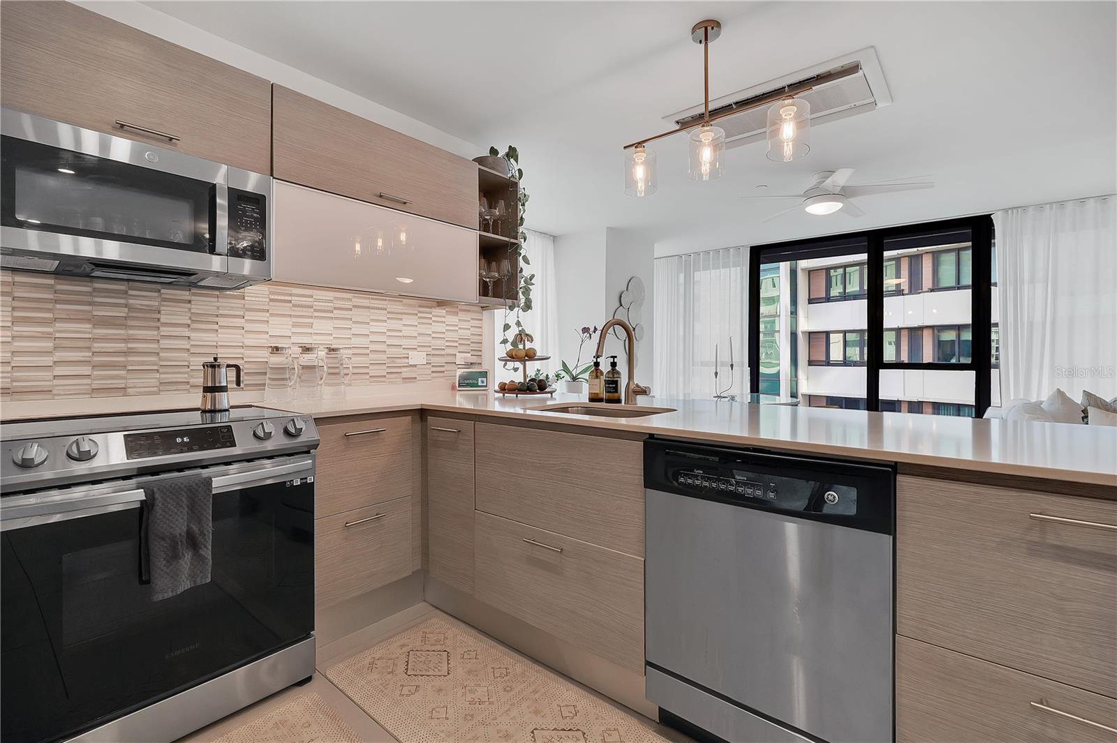 1511 AVENIDA PONCE DE LEÓN AVE #1044