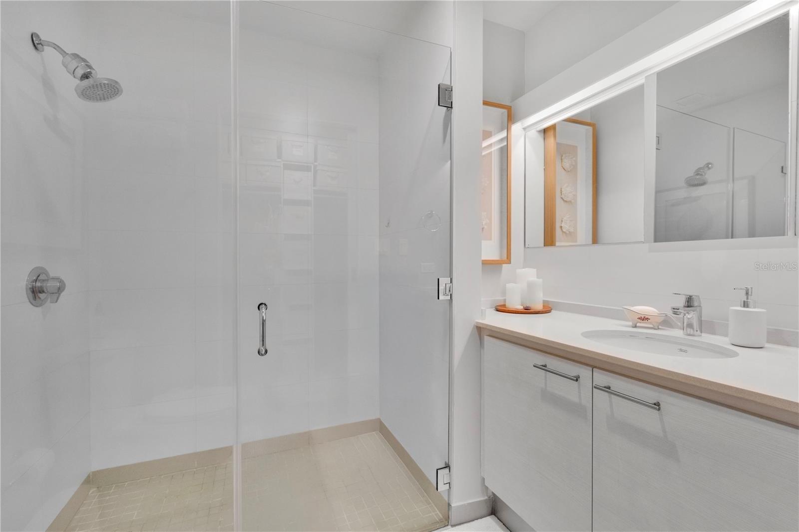 1511 AVENIDA PONCE DE LEÓN AVE #1044