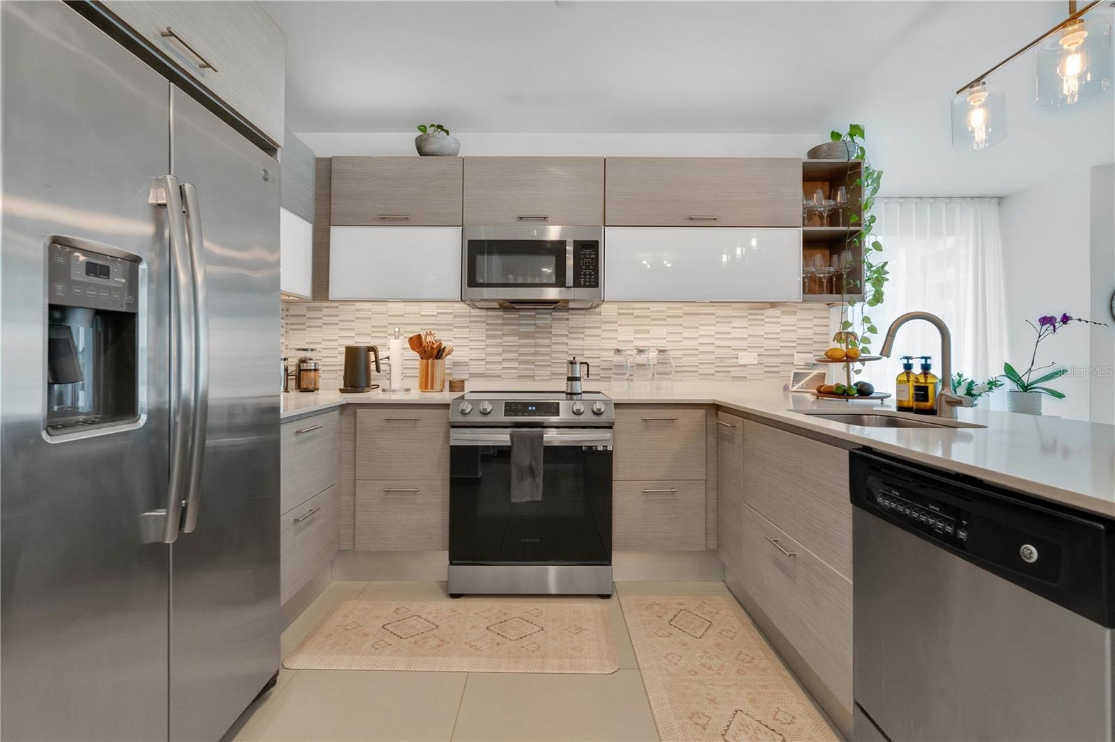 1511 AVENIDA PONCE DE LEÓN AVE #1044