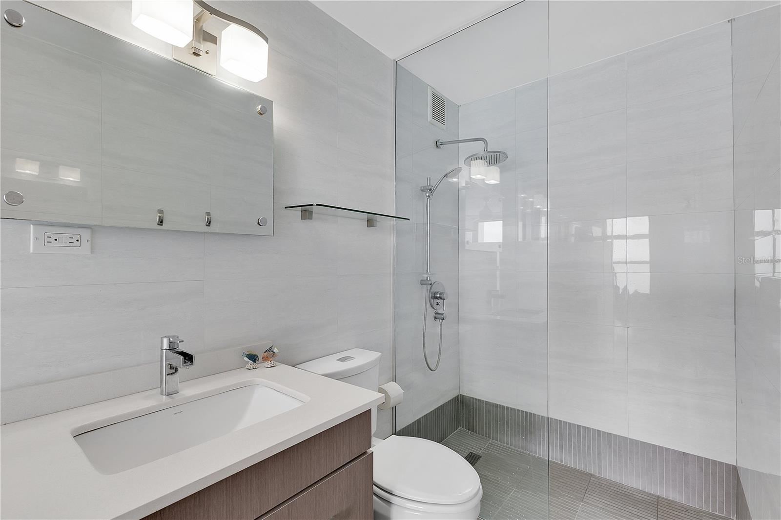 193 CARRETERA KM 1.1 #1609