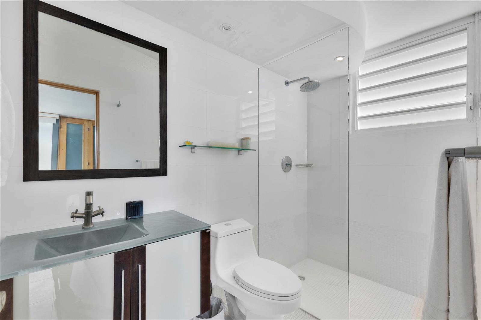 193 CARRETERA KM 1.1 #2110