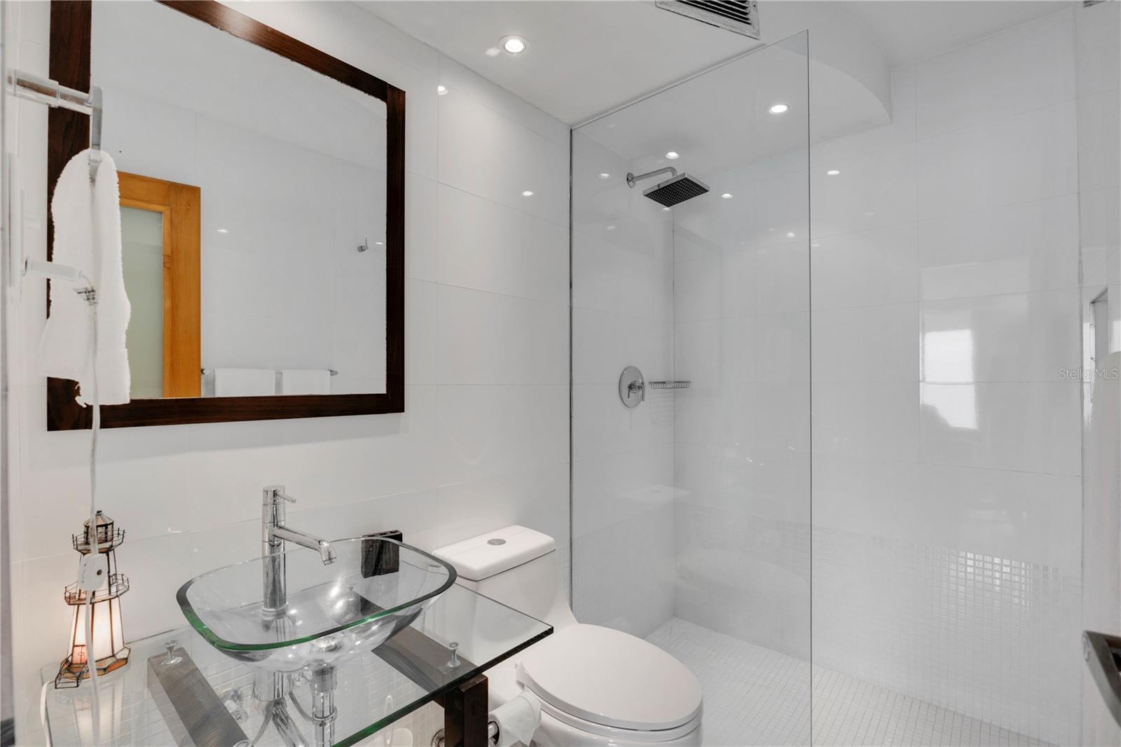 193 CARRETERA KM 1.1 #2110