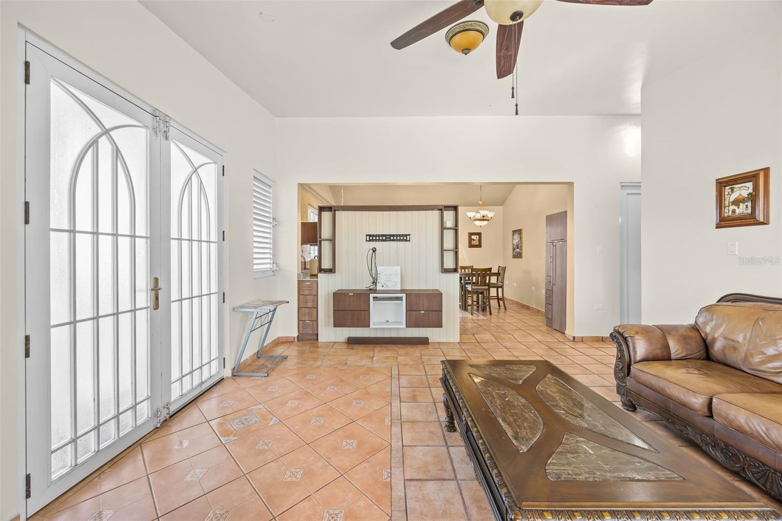 Carretera 742 Km. 2.3 SECTOR LAS VILLAS BO. CARITE #F2-F3