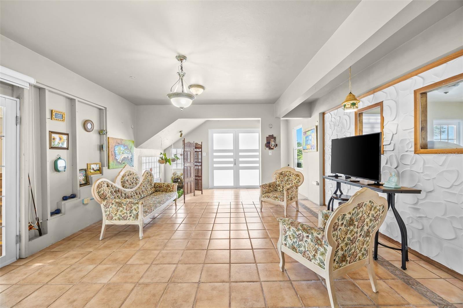 Carretera 742 Km. 2.3 SECTOR LAS VILLAS BO. CARITE #F2-F3