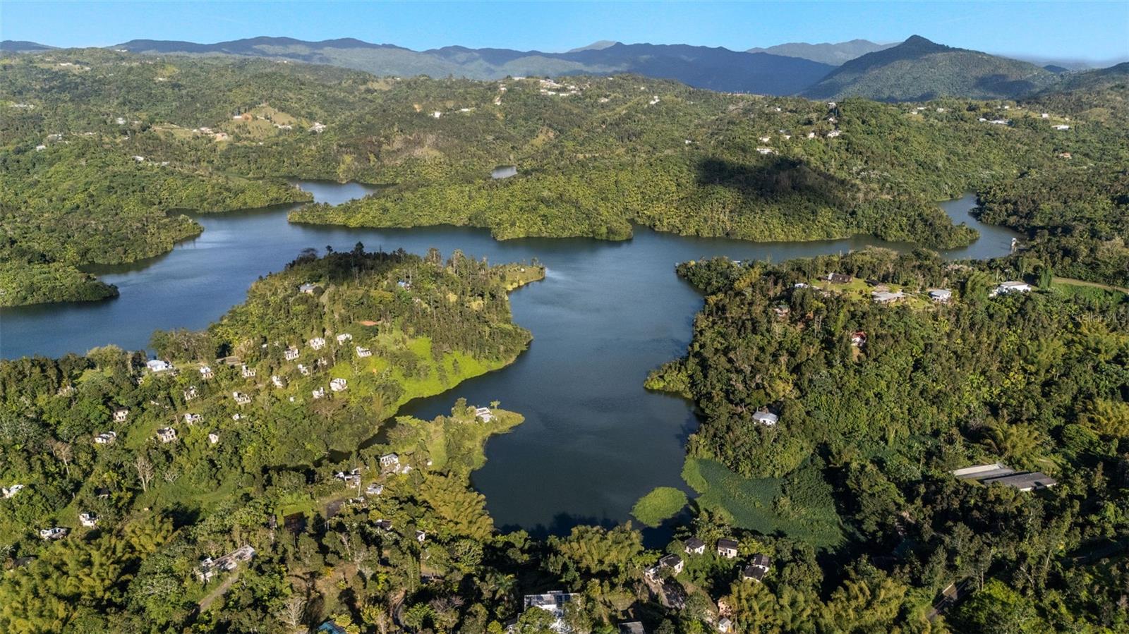 Carretera 742 Km. 2.3 SECTOR LAS VILLAS BO. CARITE #F2-F3