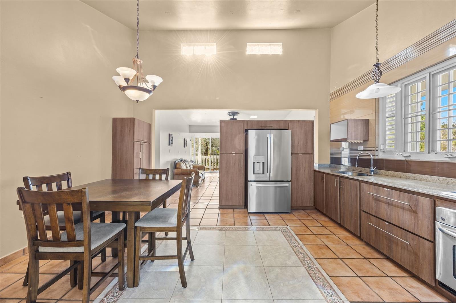 Carretera 742 Km. 2.3 SECTOR LAS VILLAS BO. CARITE #F2-F3