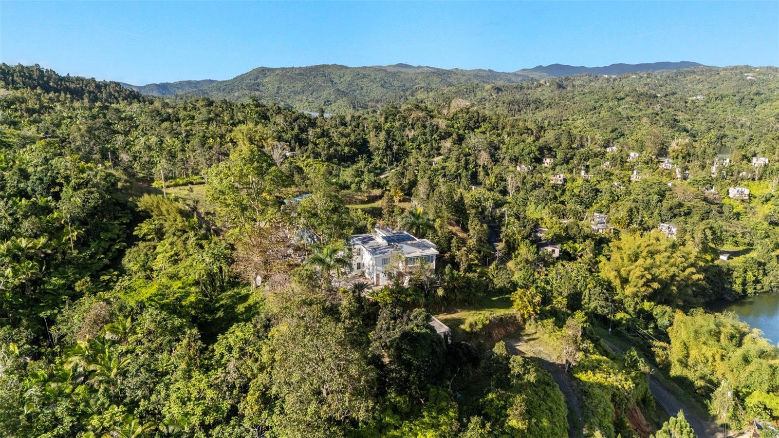 Carretera 742 Km. 2.3 SECTOR LAS VILLAS BO. CARITE #F2-F3