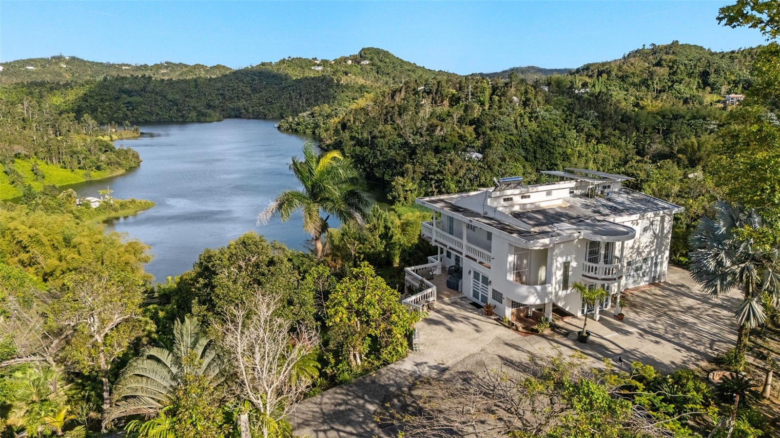 Carretera 742 Km. 2.3 SECTOR LAS VILLAS BO. CARITE #F2-F3