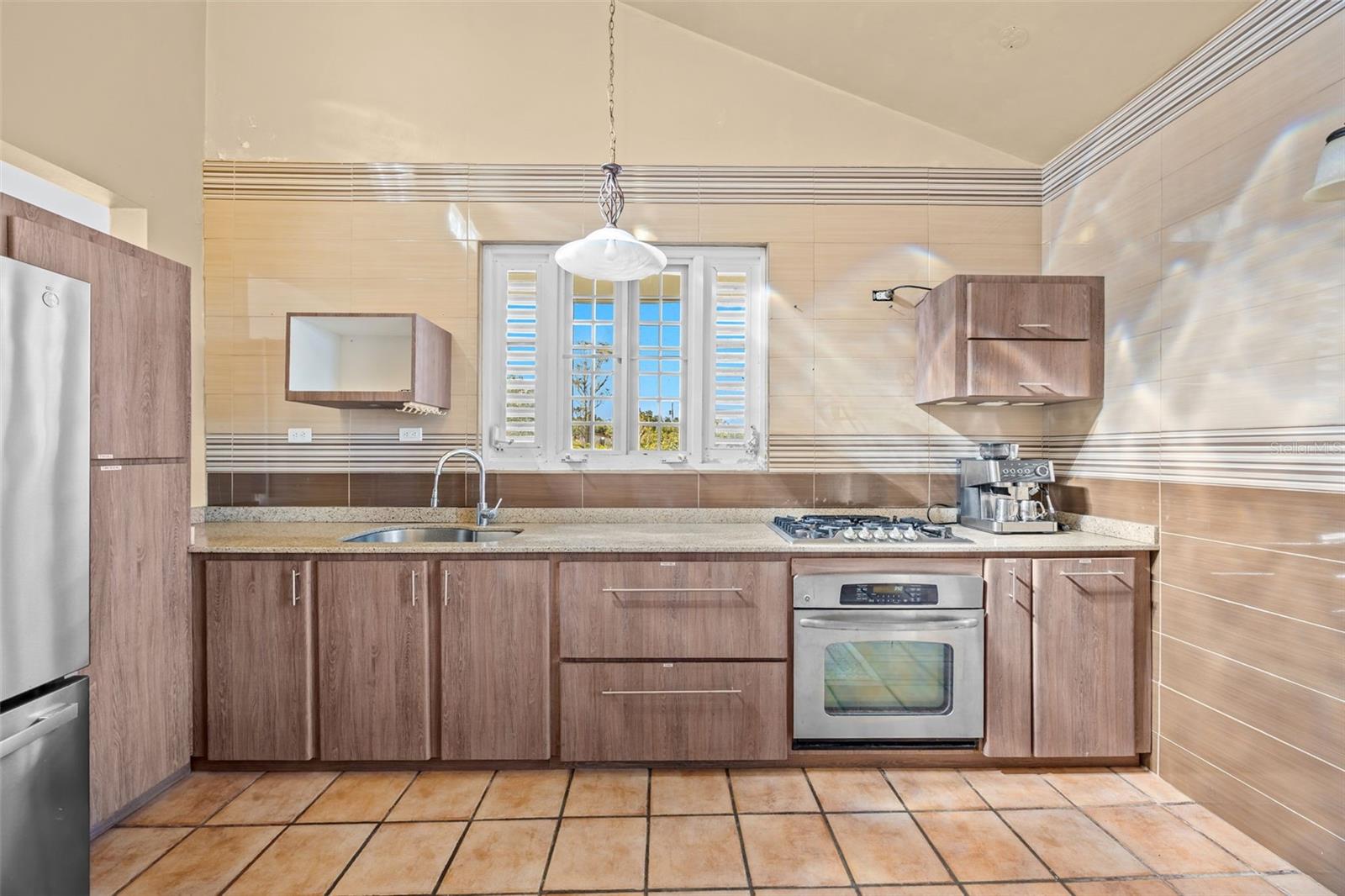 Carretera 742 Km. 2.3 SECTOR LAS VILLAS BO. CARITE #F2-F3