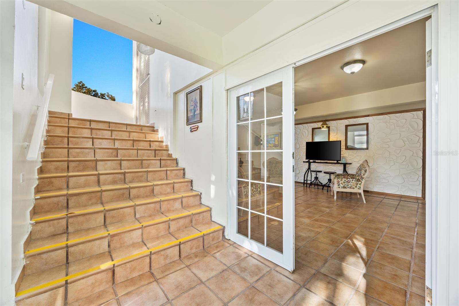 Carretera 742 Km. 2.3 SECTOR LAS VILLAS BO. CARITE #F2-F3