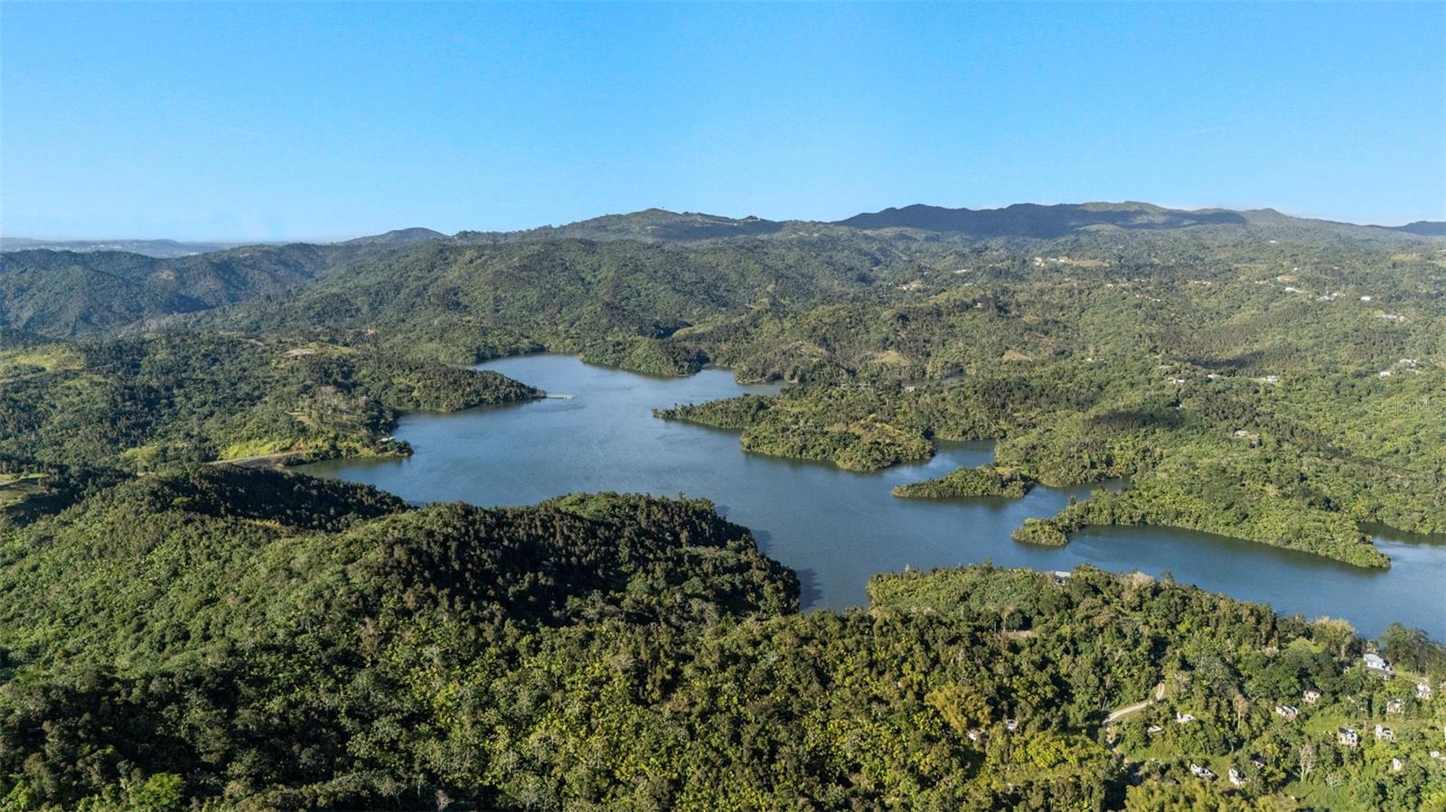 Carretera 742 Km. 2.3 SECTOR LAS VILLAS BO. CARITE #F2-F3