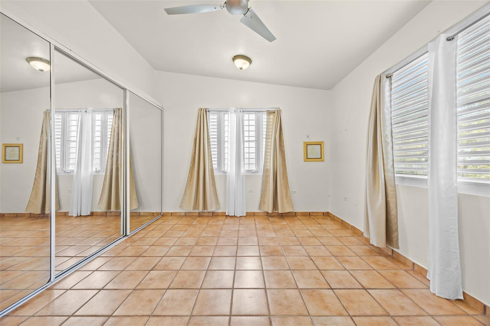 Carretera 742 Km. 2.3 SECTOR LAS VILLAS BO. CARITE #F2-F3