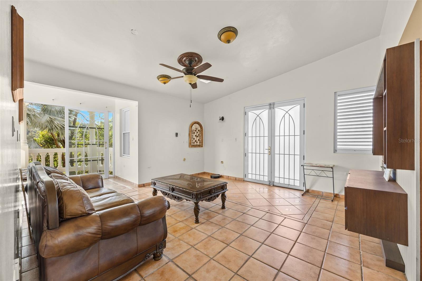 Carretera 742 Km. 2.3 SECTOR LAS VILLAS BO. CARITE #F2-F3