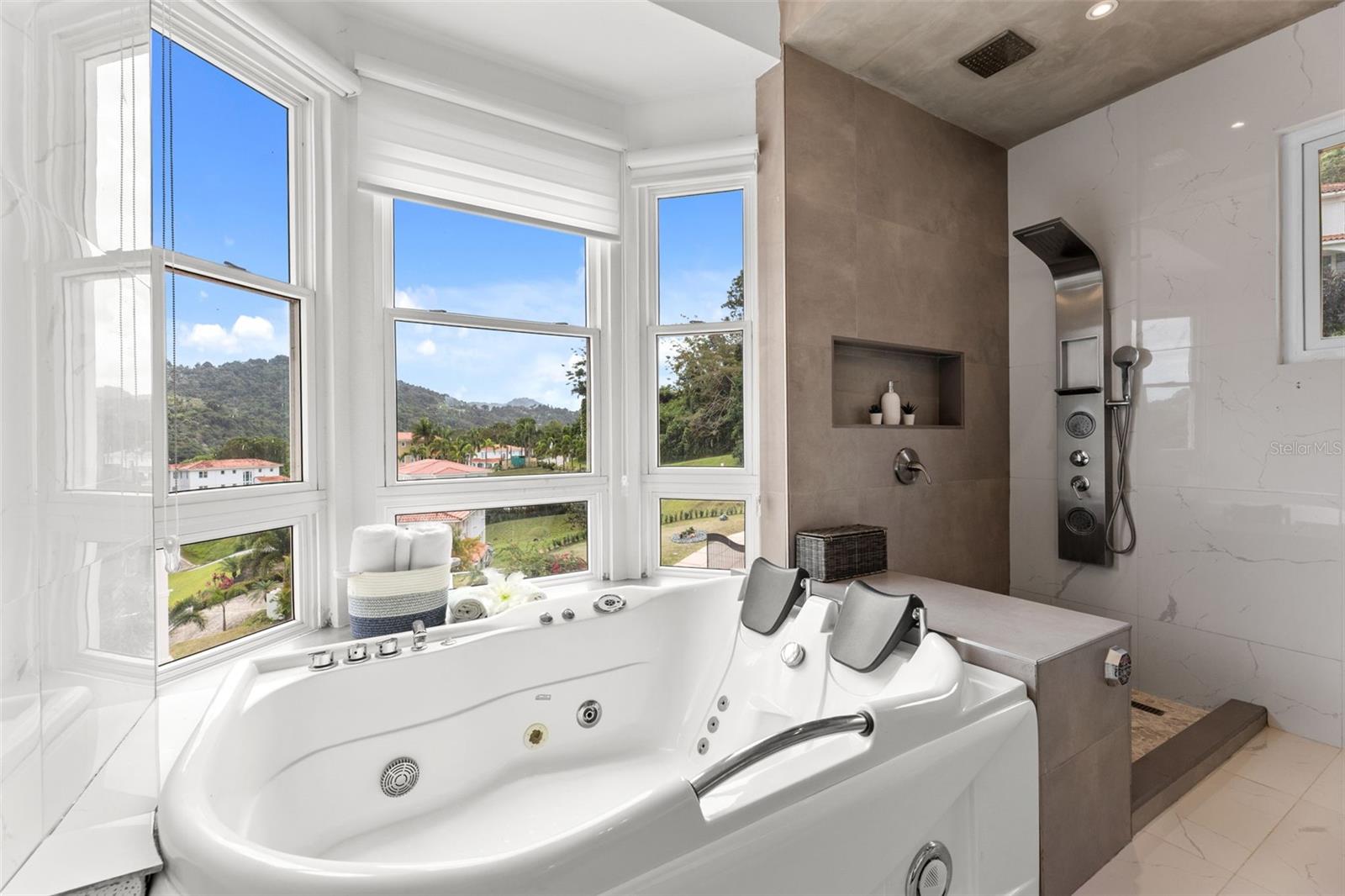 Carretera PR-175 KM. 4.0 ESMERALDA LAKE PLANTATION