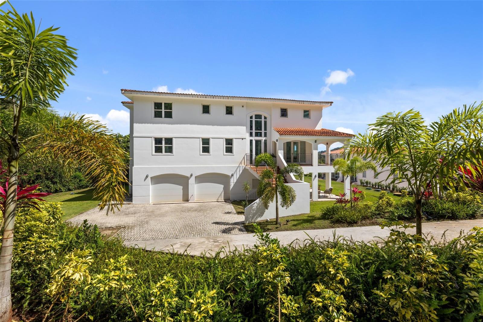 Carretera PR-175 KM. 4.0k ESMERALDA LAKE PLANTATION