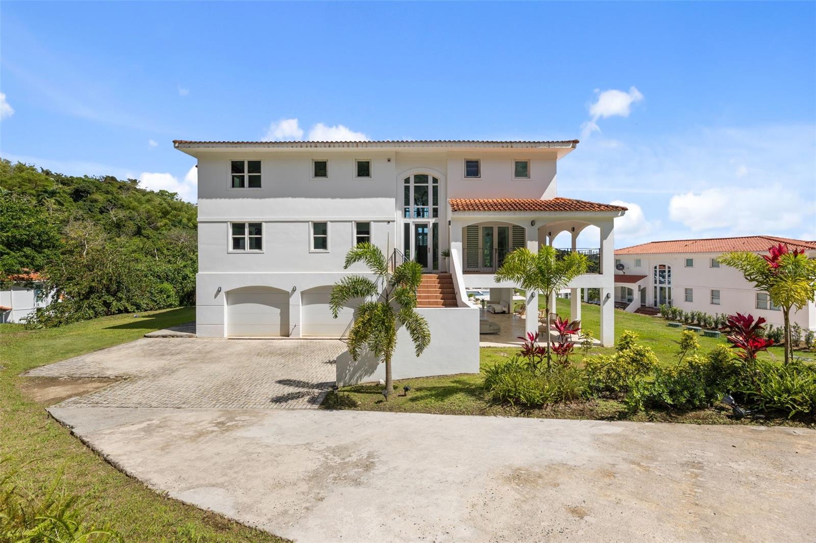 Carretera PR-175 KM. 4.0k ESMERALDA LAKE PLANTATION