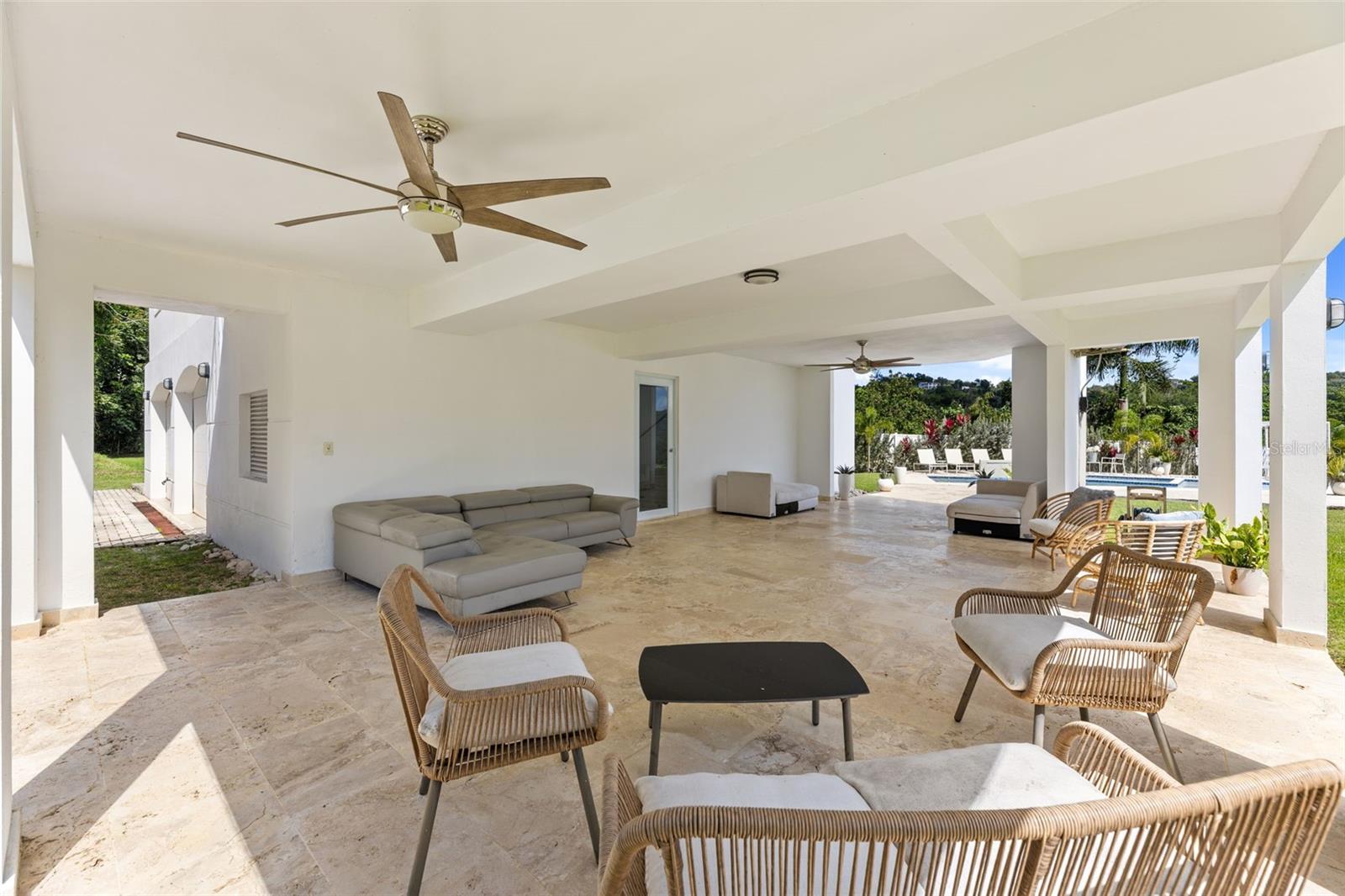 Carretera PR-175 KM. 4.0k ESMERALDA LAKE PLANTATION