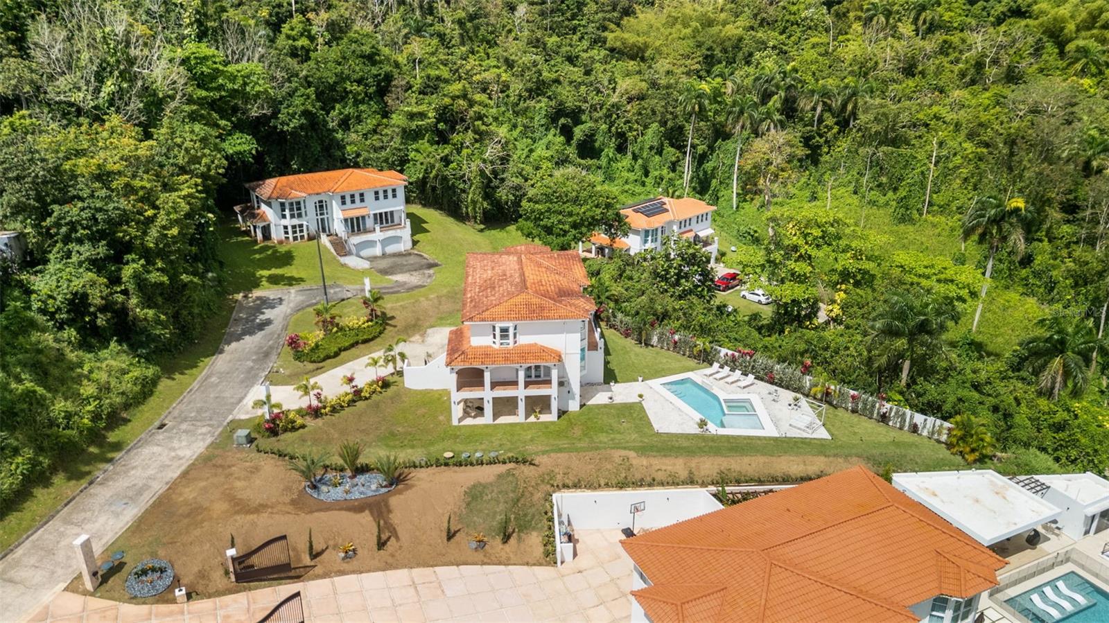 Carretera PR-175 KM. 4.0k ESMERALDA LAKE PLANTATION