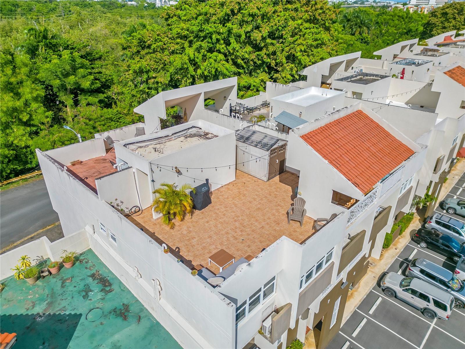 151 TENIENTE CÉSAR LUIS GONZÁLEZ AVE #703