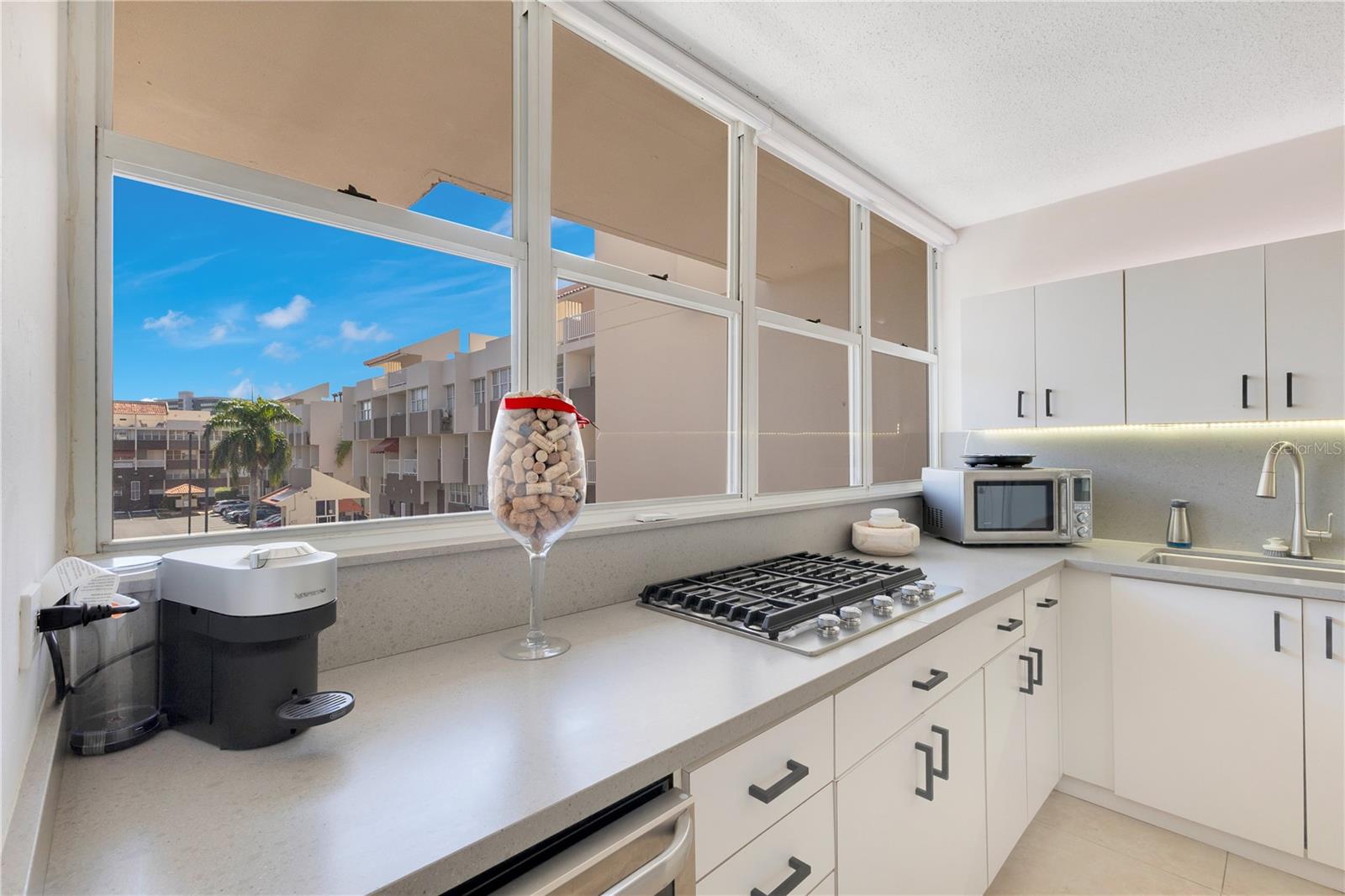 151 TENIENTE CÉSAR LUIS GONZÁLEZ AVE #703