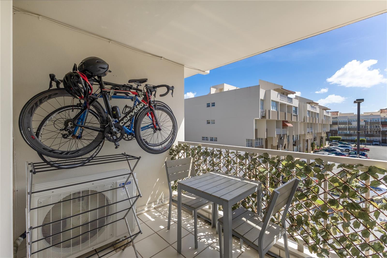 151 TENIENTE CÉSAR LUIS GONZÁLEZ AVE #703