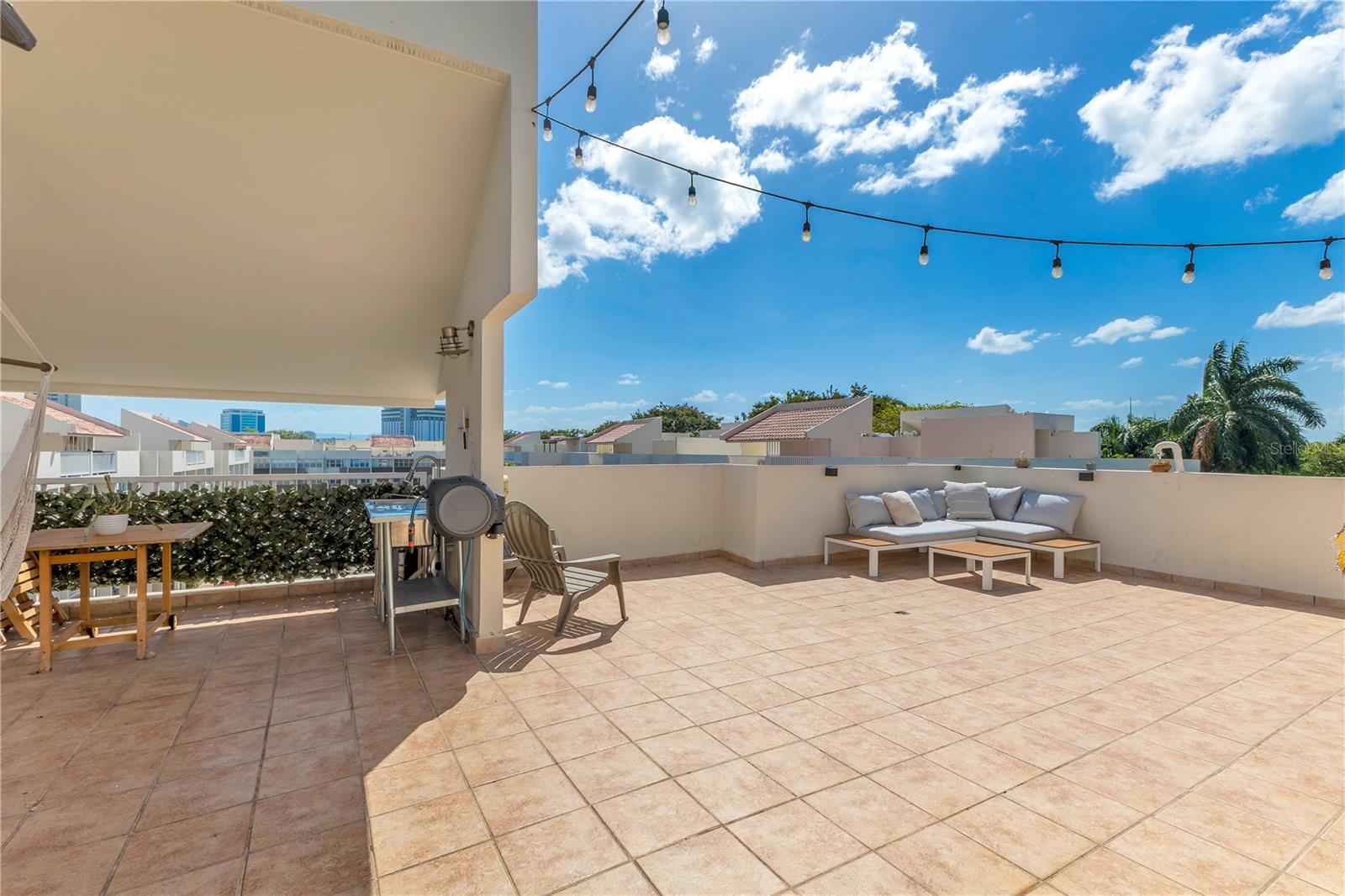 151 TENIENTE CÉSAR LUIS GONZÁLEZ AVE #703