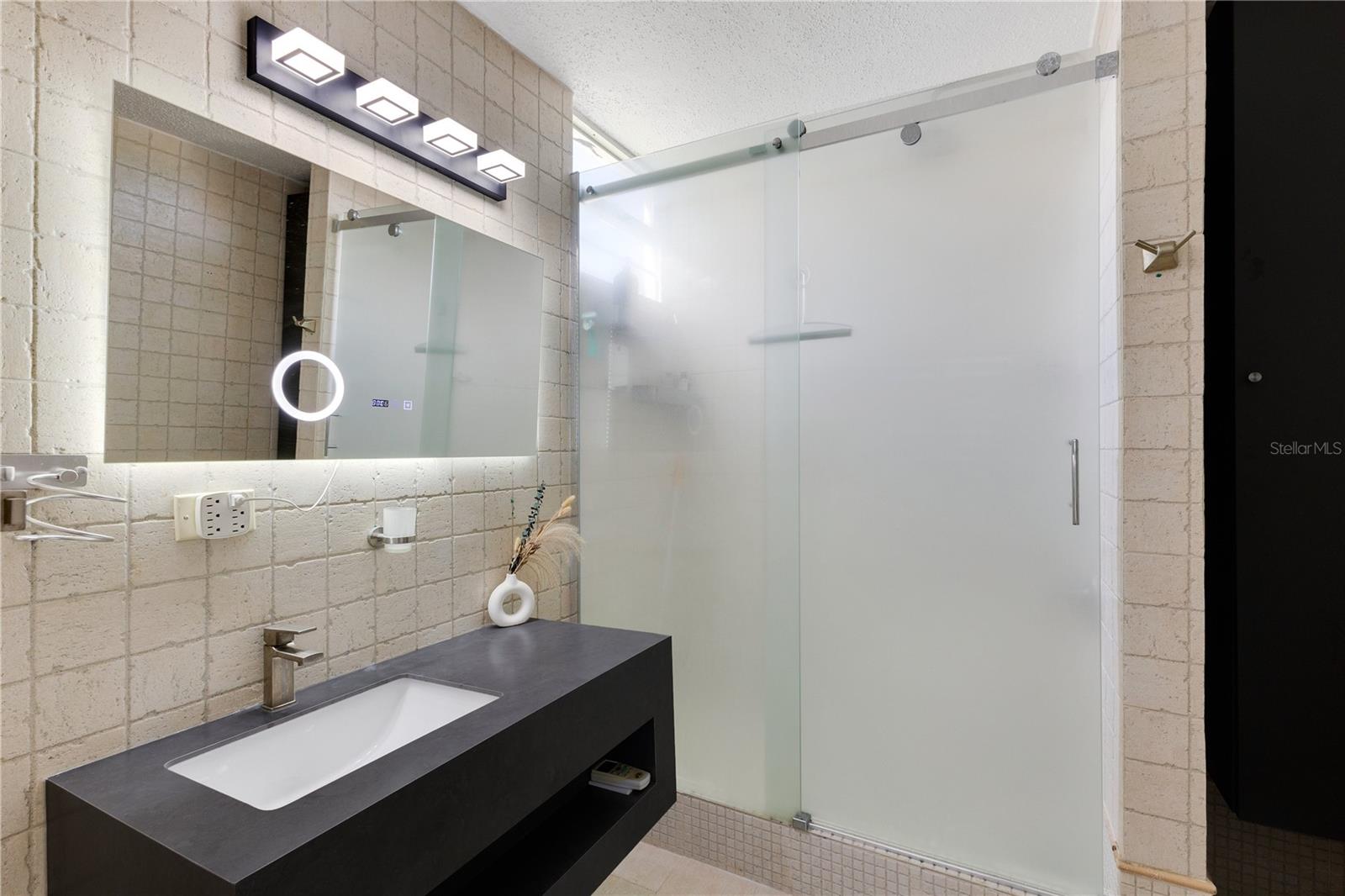 151 TENIENTE CÉSAR LUIS GONZÁLEZ AVE #703