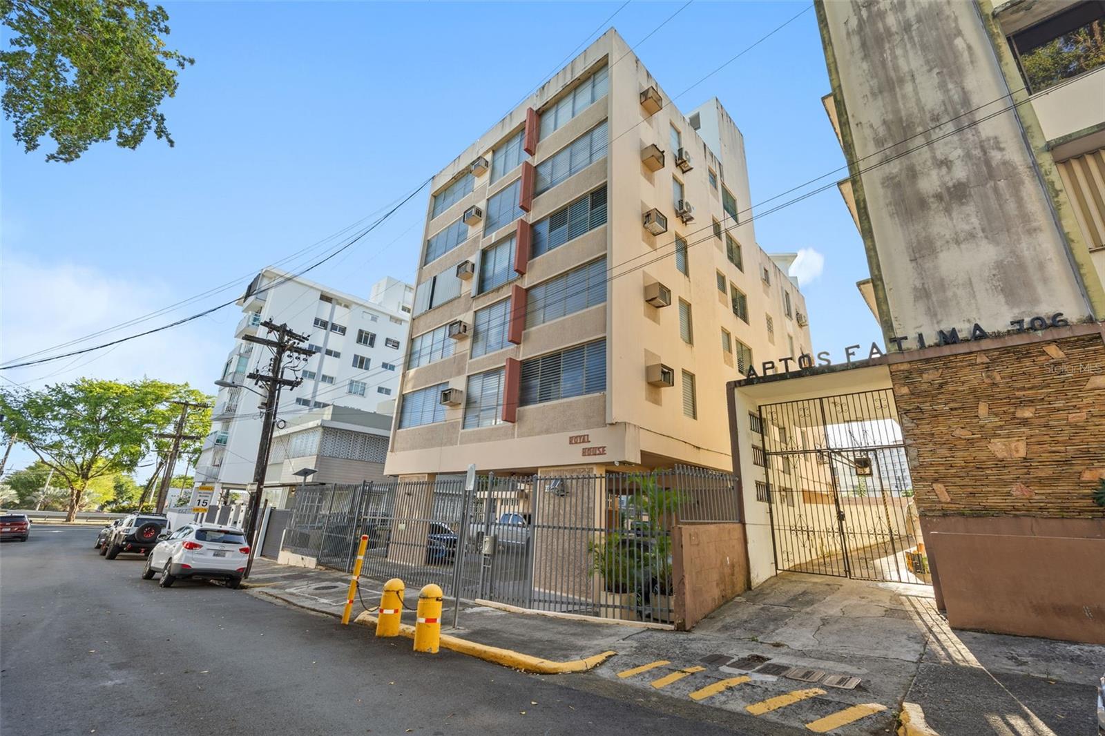708 Calle Central CONDOMINIO ROYAL HOUSE #405