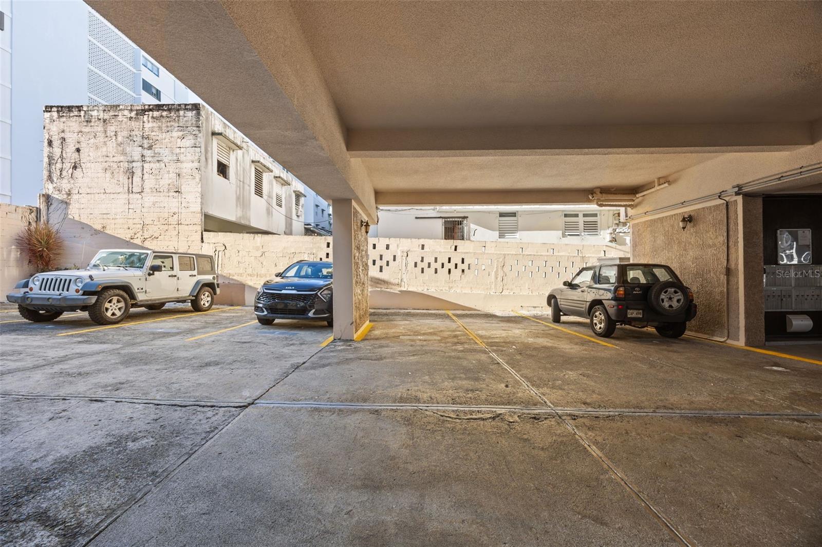 708 Calle Central CONDOMINIO ROYAL HOUSE #405