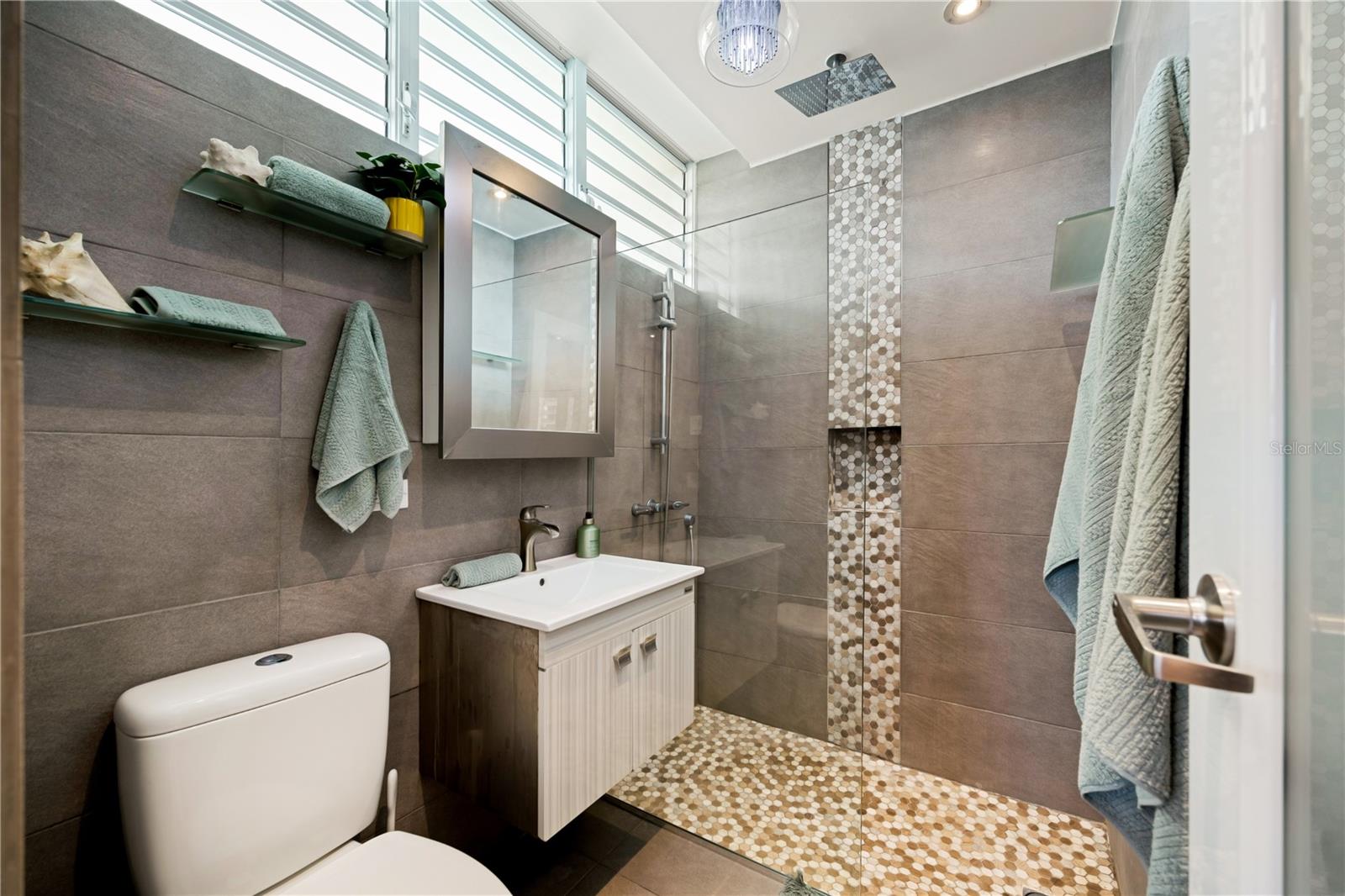 1422 WILSON AVENUE AVE #5B