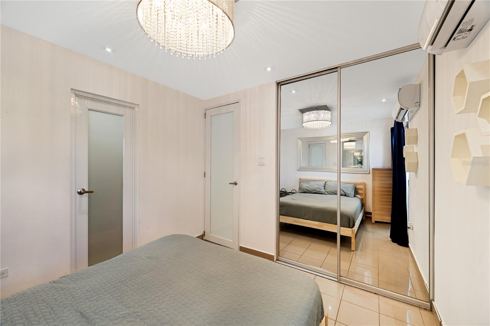 1422 WILSON AVENUE AVE #5B