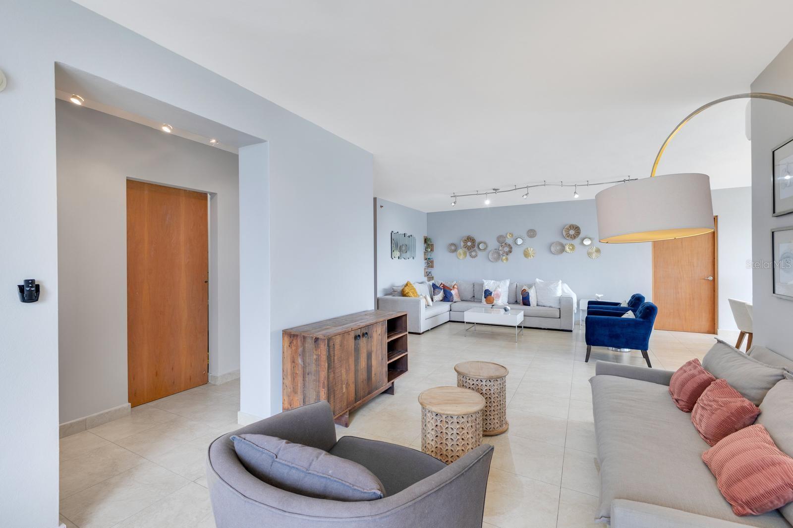 120 CARLOS E. CHARDÓN AVE #1401