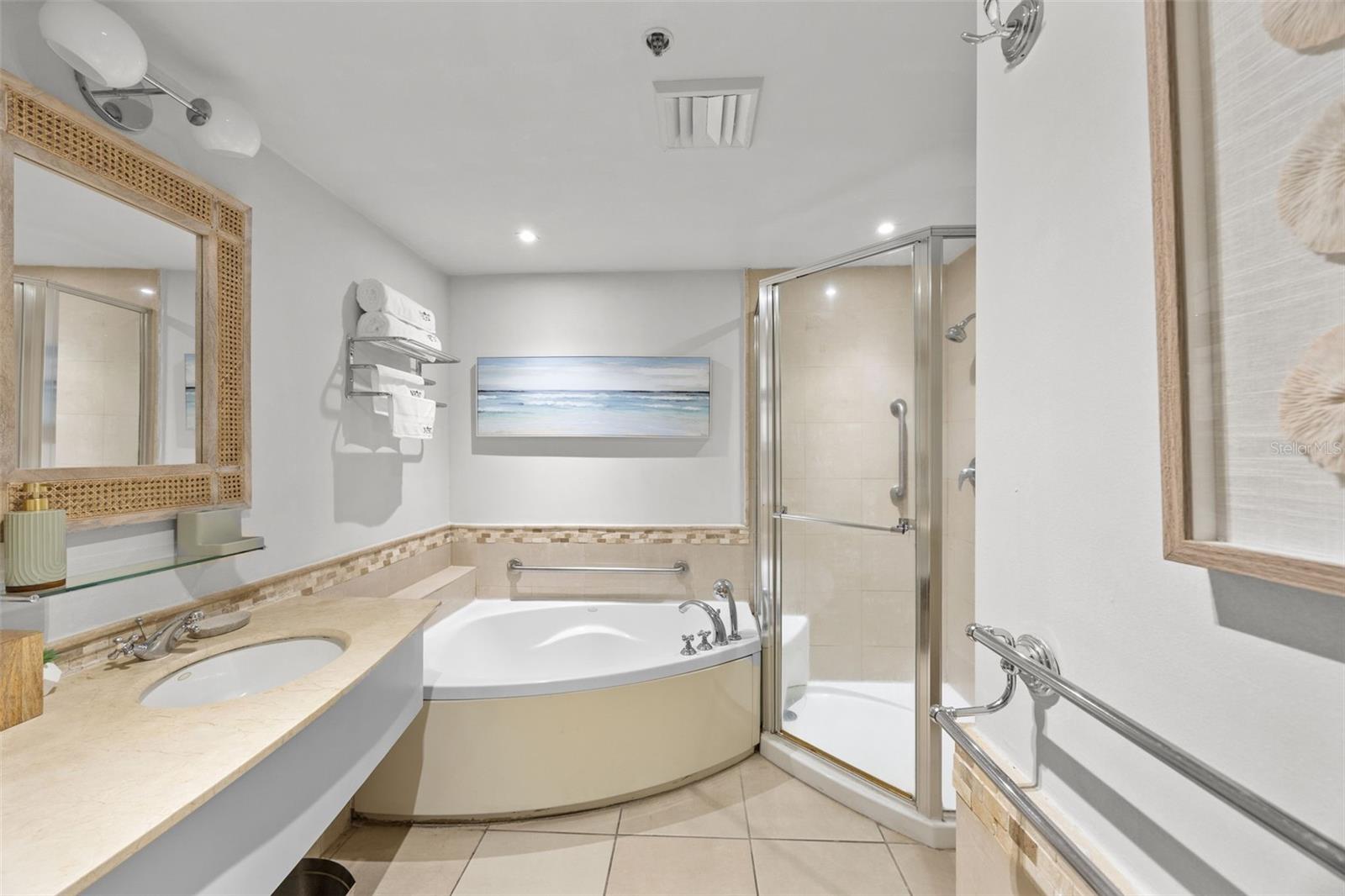 1 SAN GERÓNIMO | CONDADO LAGOON VILLAS #413