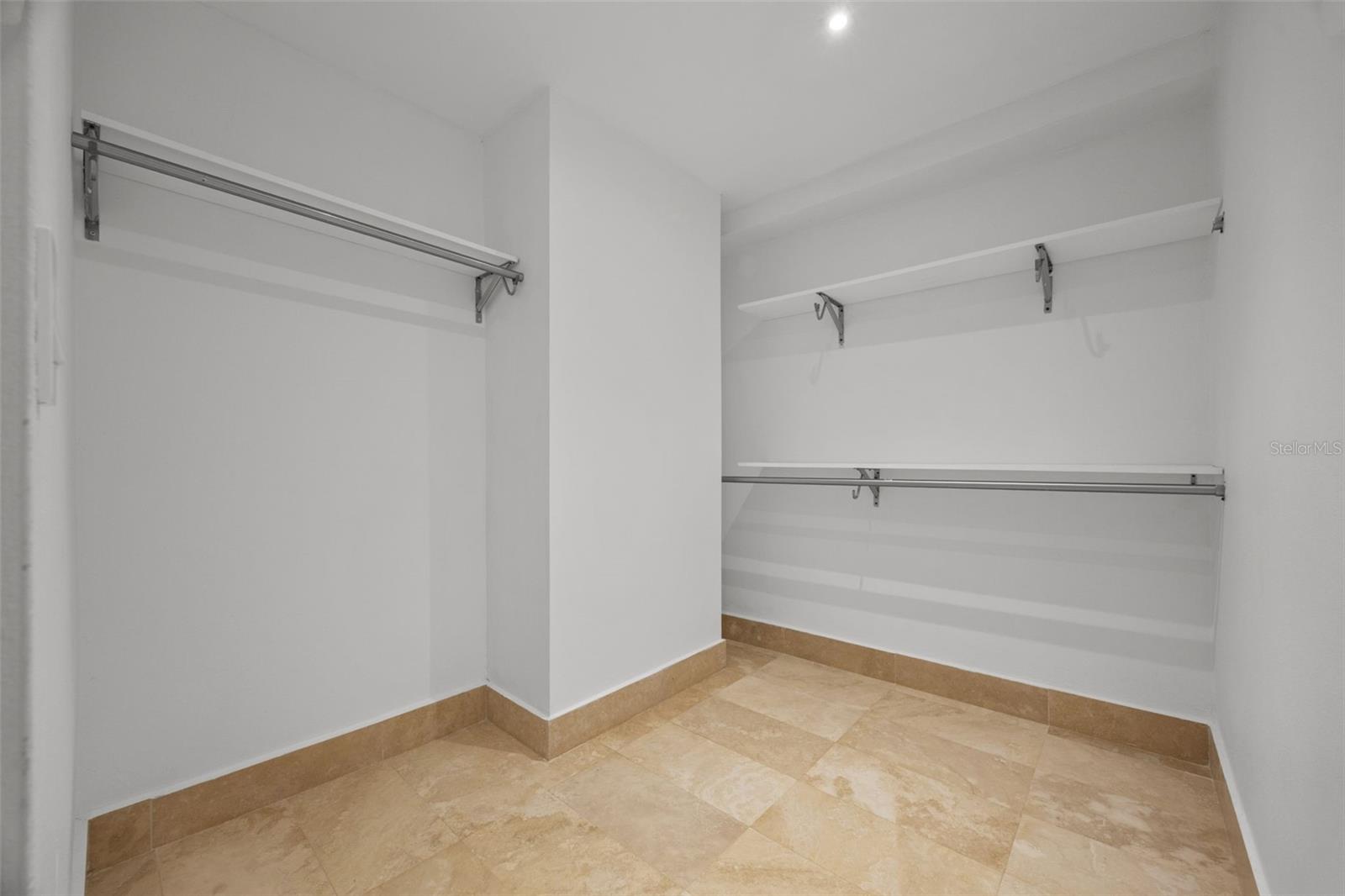 Wilson Loft 1364 WILSON AVE #PH 511