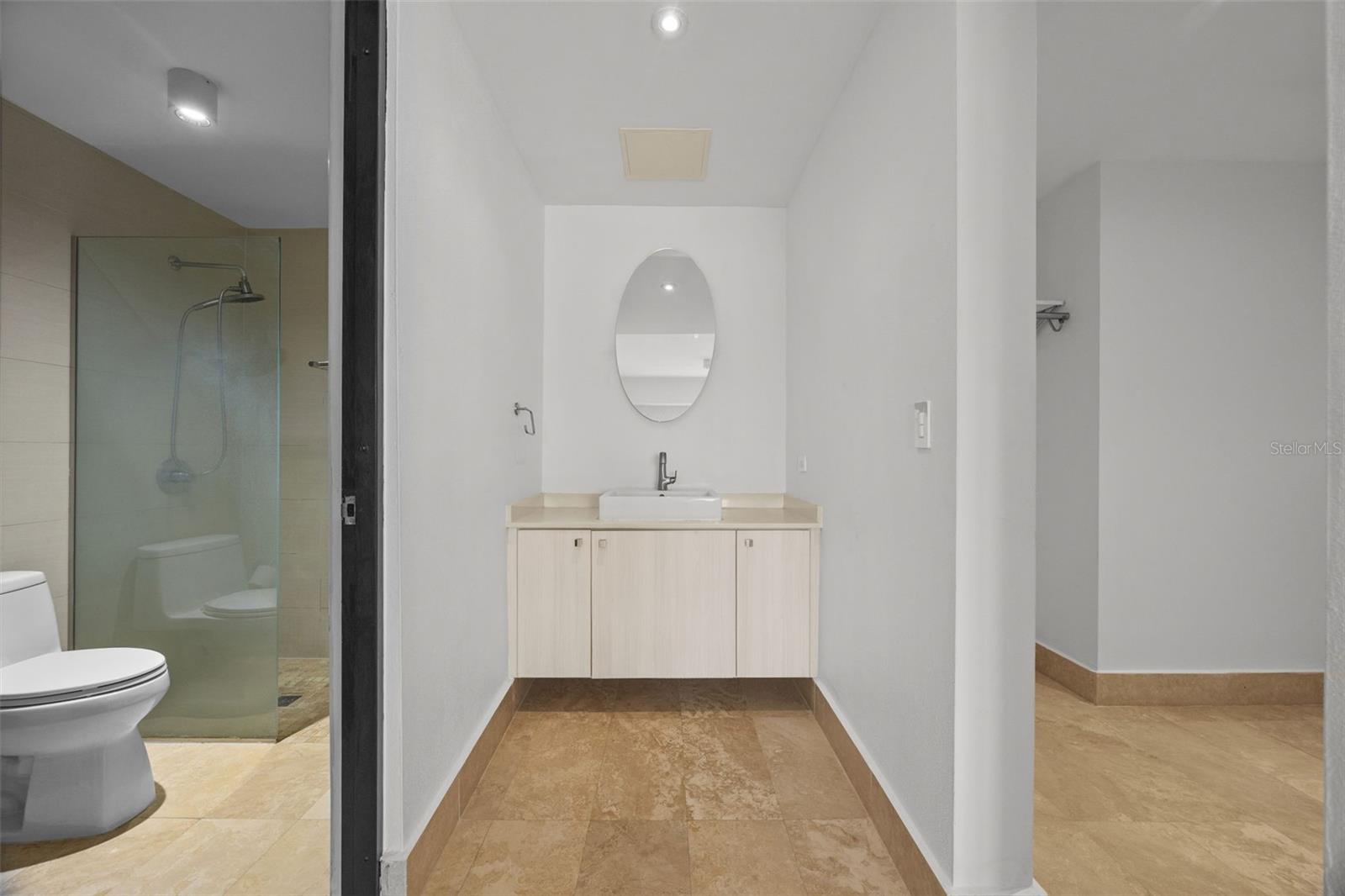 Wilson Loft 1364 WILSON AVE #PH 511
