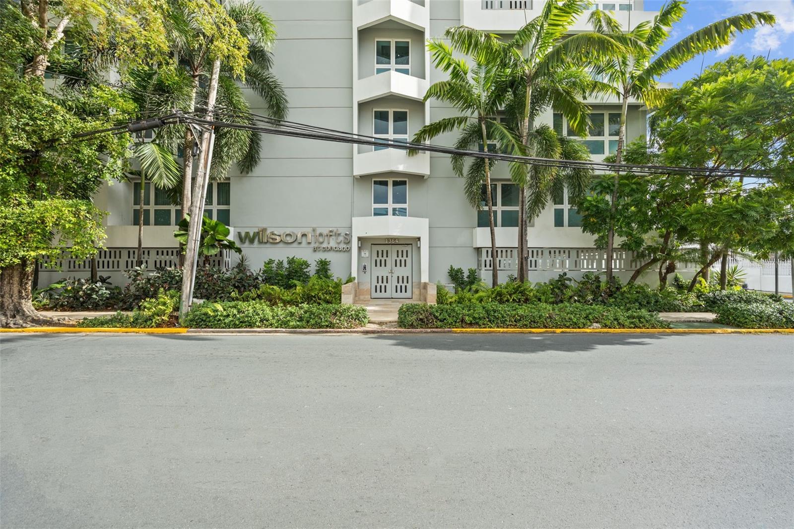 Wilson Loft 1364 WILSON AVE #PH 511