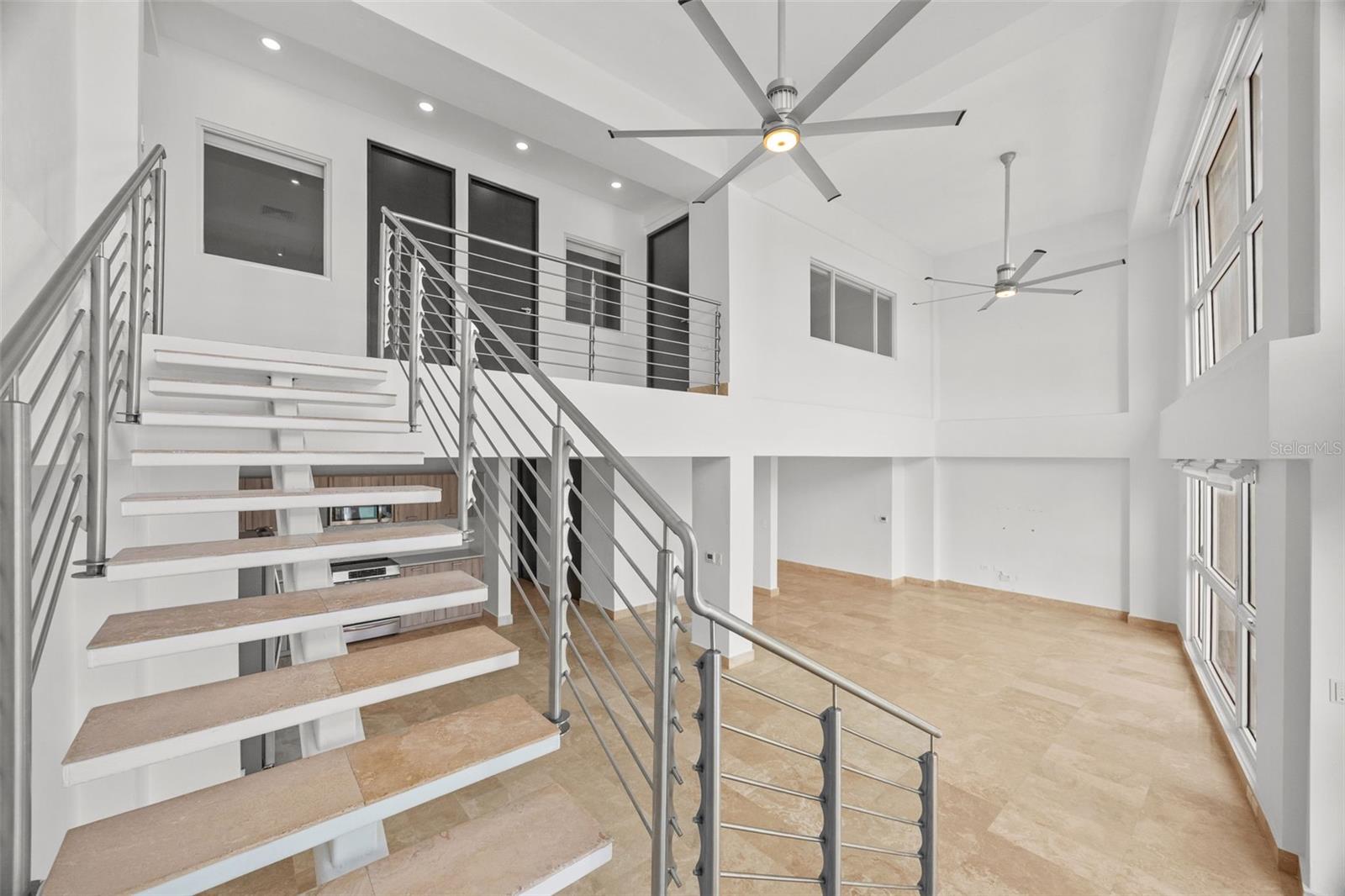 Wilson Loft 1364 WILSON AVE #PH 511