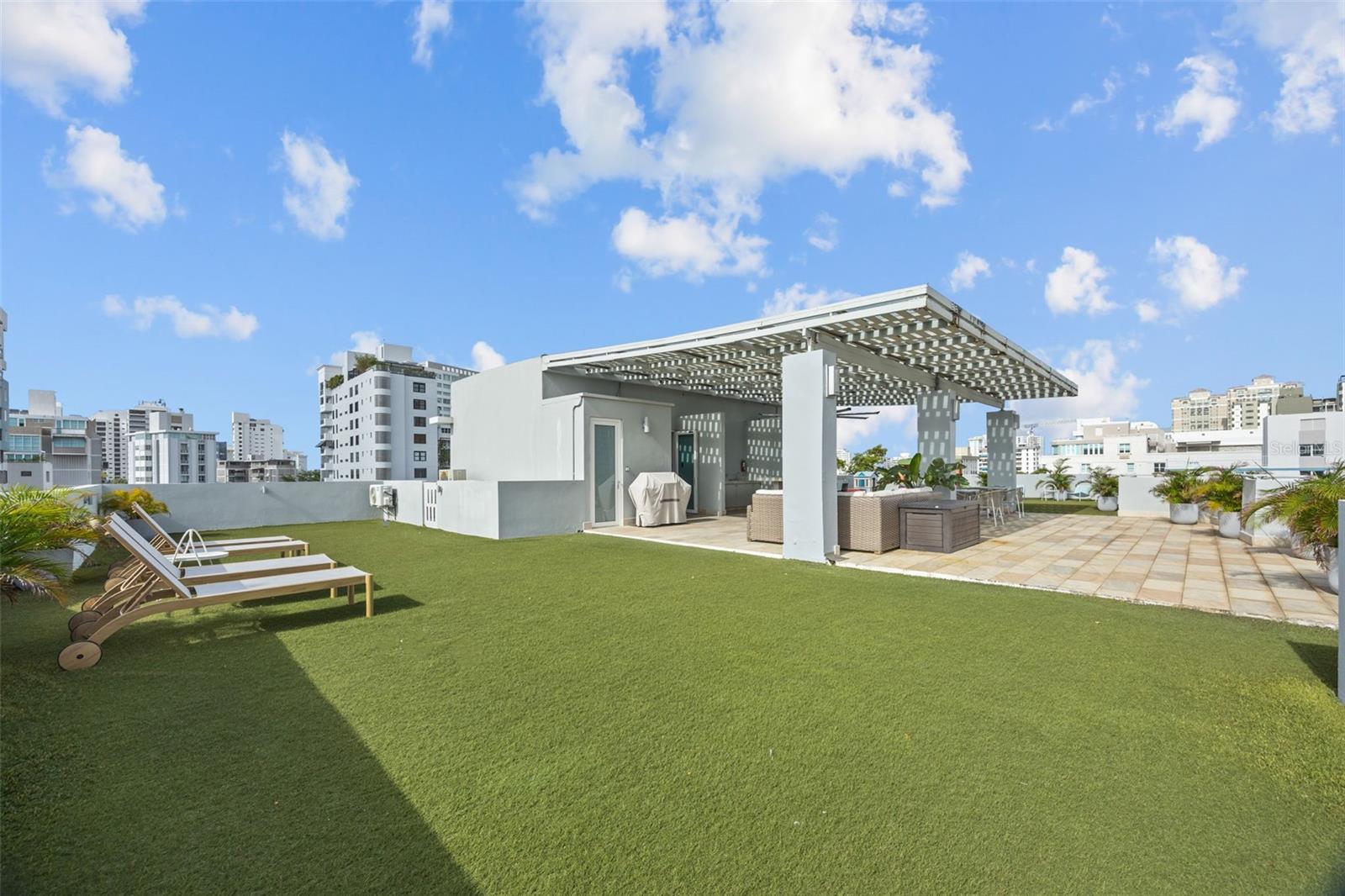 Wilson Loft 1364 WILSON AVE #PH 511