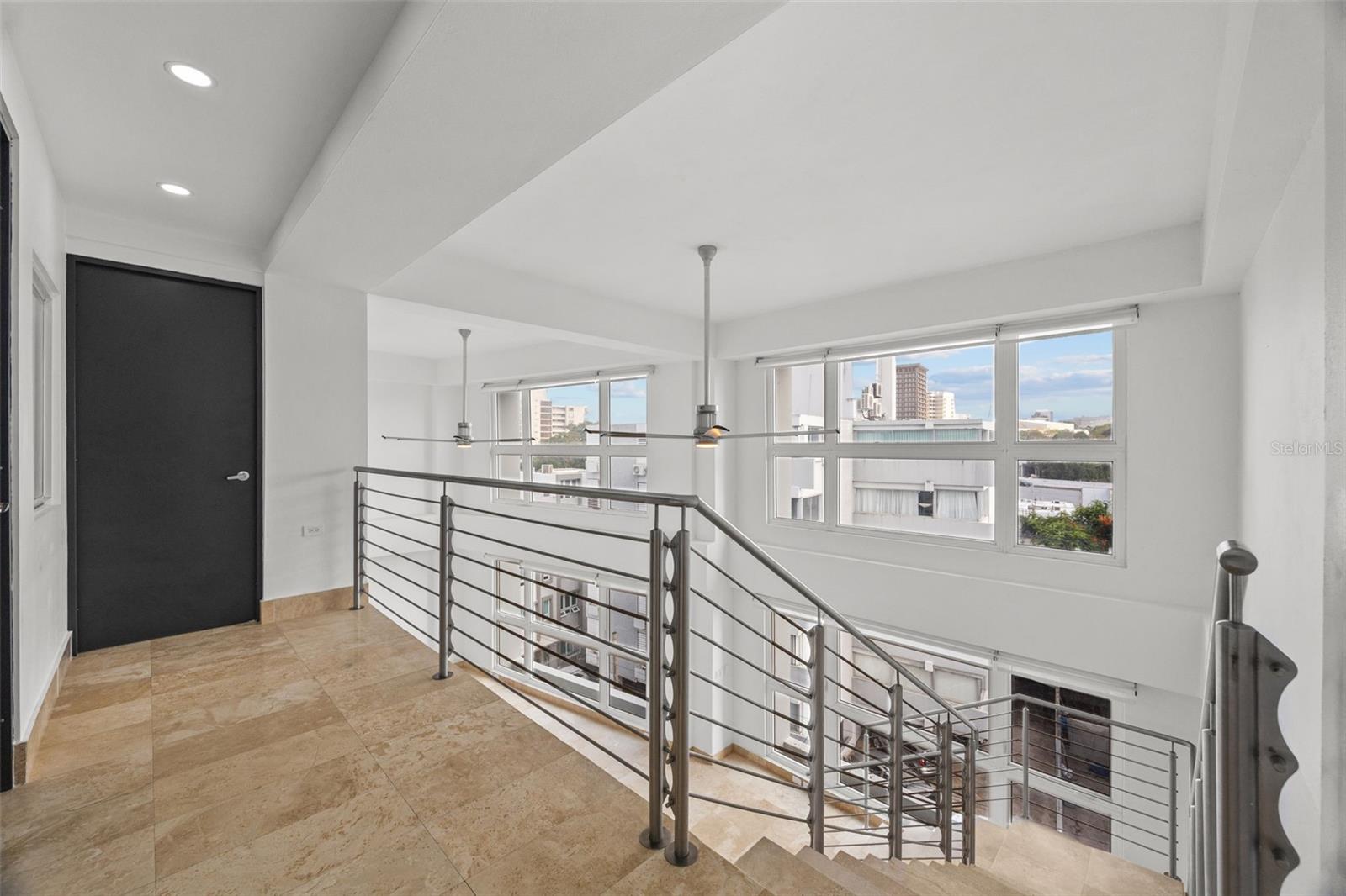 Wilson Loft 1364 WILSON AVE #PH 511