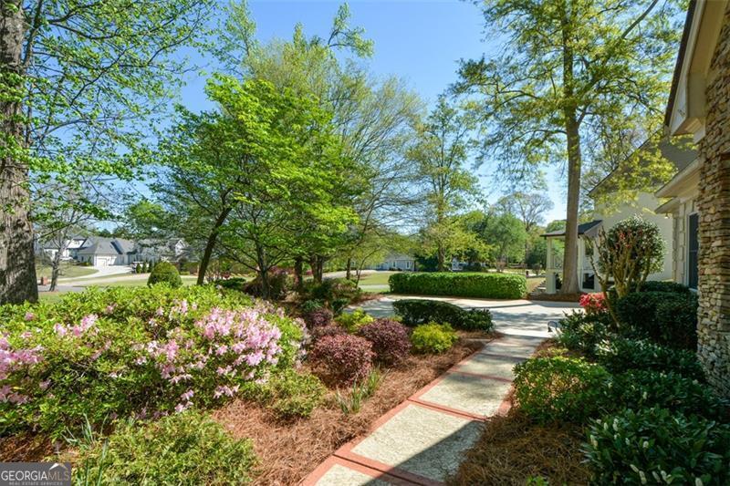 6085 Wellington Court