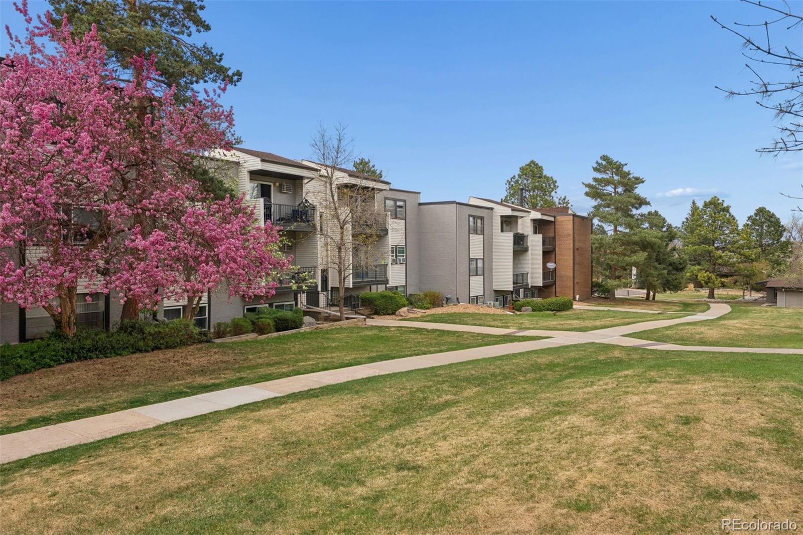 1300 Golden Circle Unit: 104