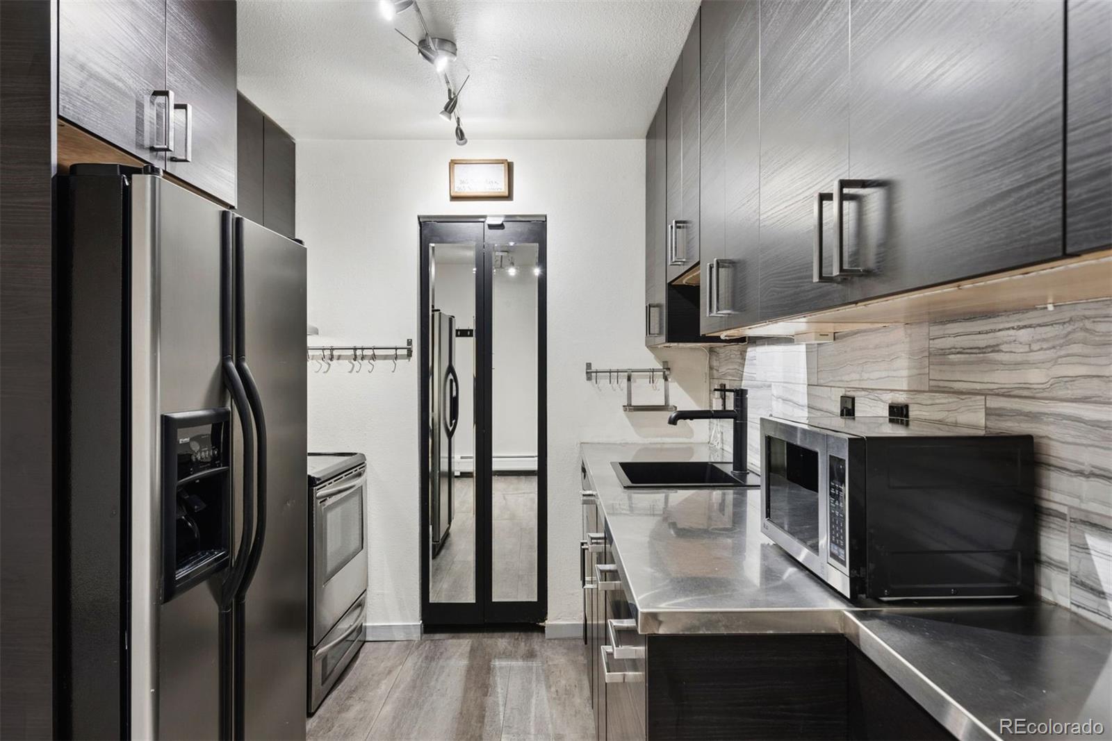 1300 Golden Circle Unit: 104